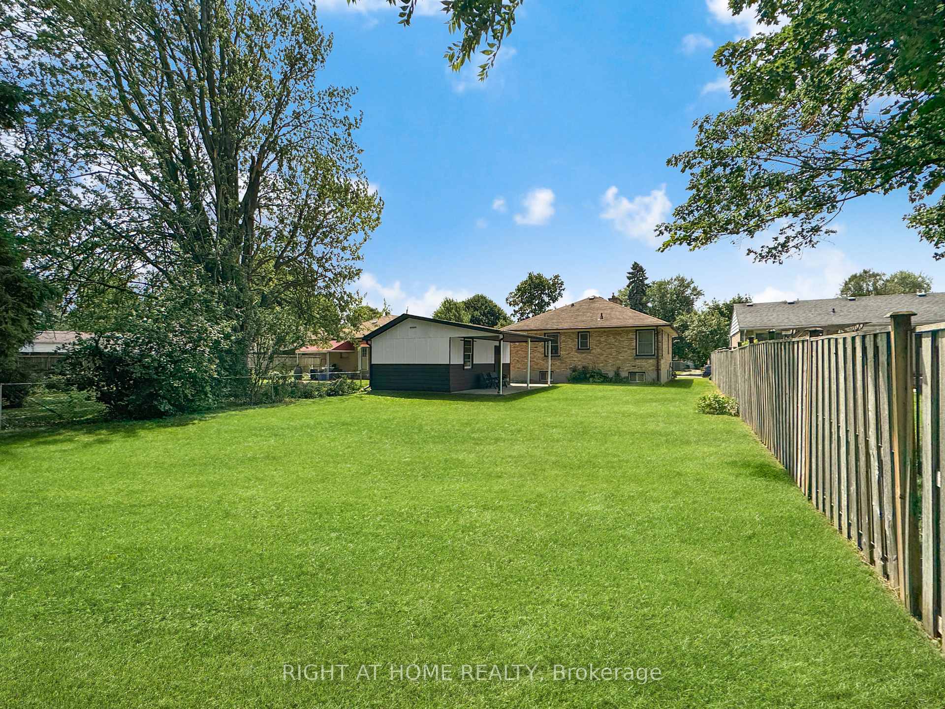 Photo 14 of 326 Avondale Road, London, East H — HOMEH