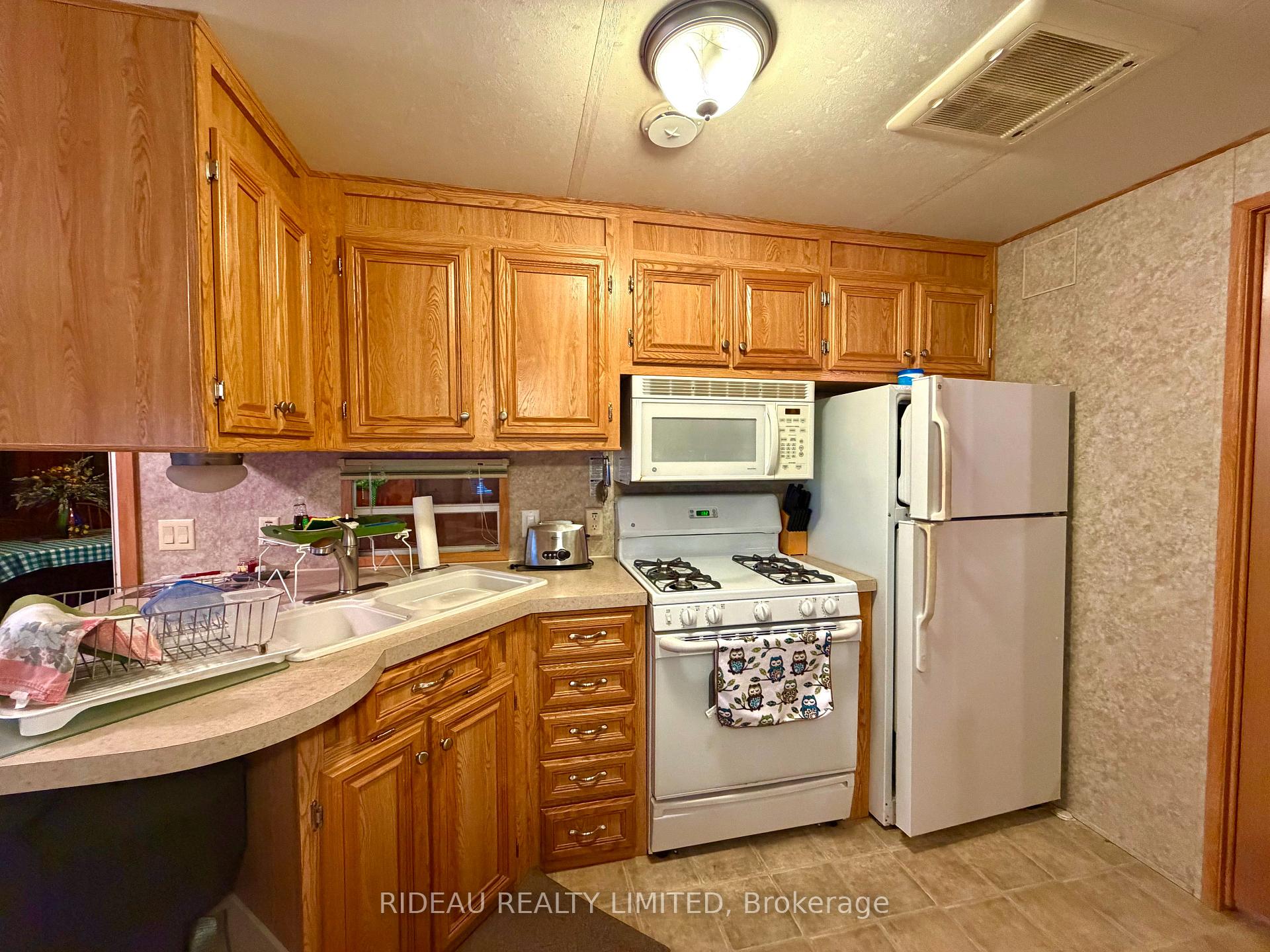 Photo 8 of Unit Unit 13, 4350 R43 Road, Rideau Lakes, Rideau Lakes (South Burgess) Twp — HOMEH