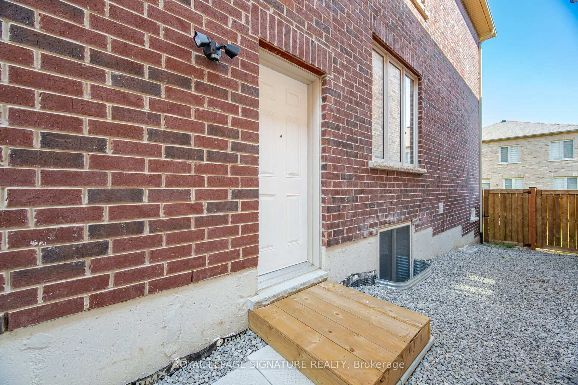 Photo 4 of Unit 2, 48 Eastman Drive, Brampton, Credit Valley — HOMEH