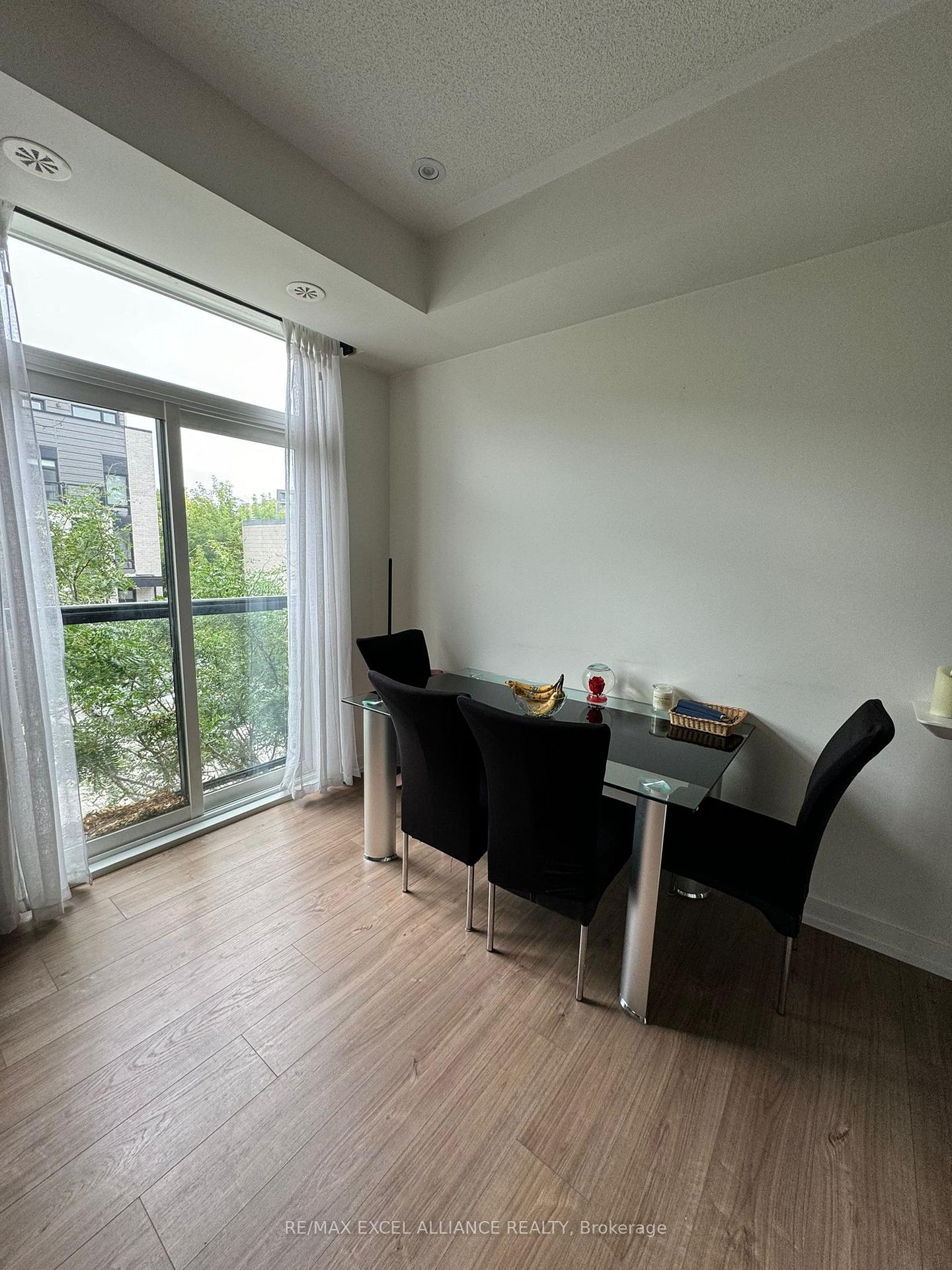 Photo 6 of Unit 7, 51 Florence Street, Toronto, Little Portugal — HOMEH
