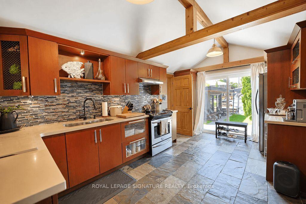 Photo 9 of 606 Lake Drive S, Georgina, Keswick South — HOMEH