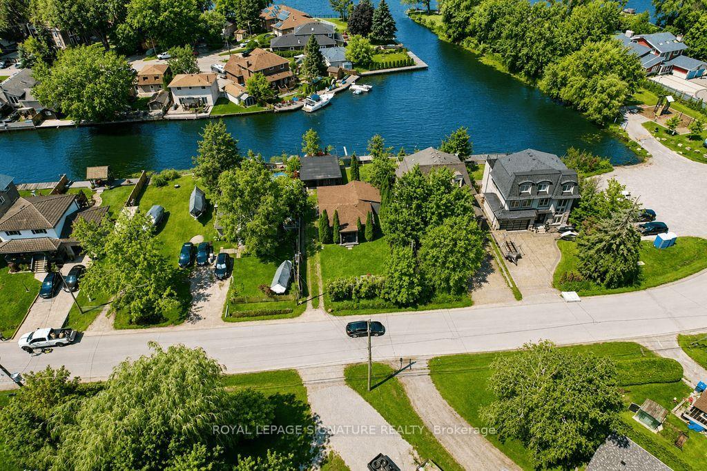 Photo 30 of 606 Lake Drive S, Georgina, Keswick South — HOMEH