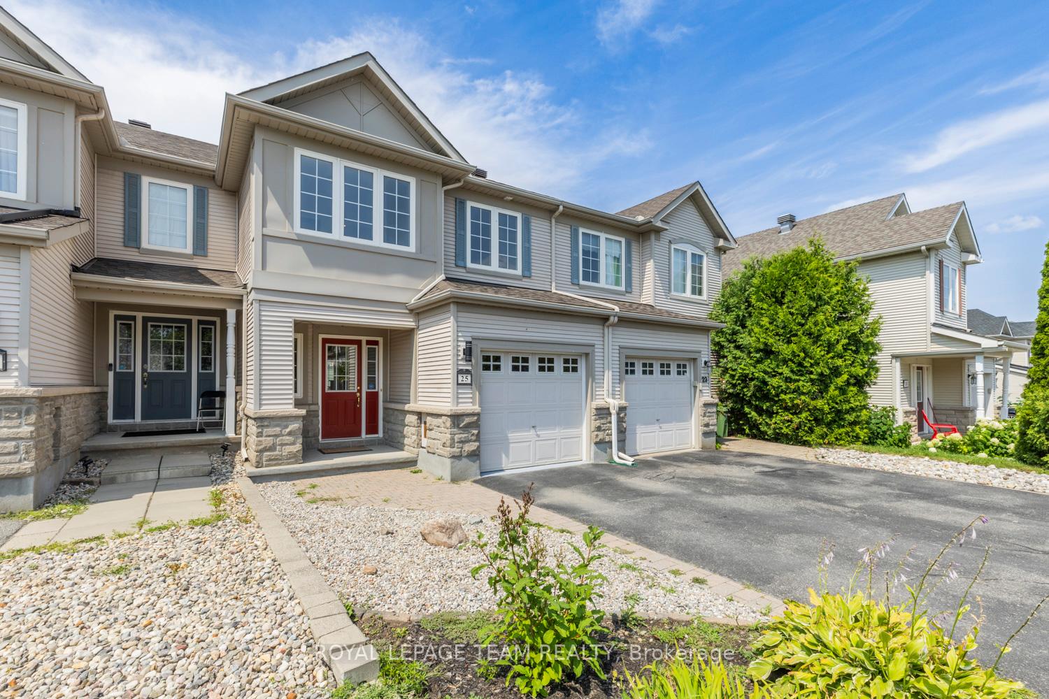 Photo 2 of 25 Kirkstone Private, Ottawa, Barrhaven - Stonebridge — HOMEH