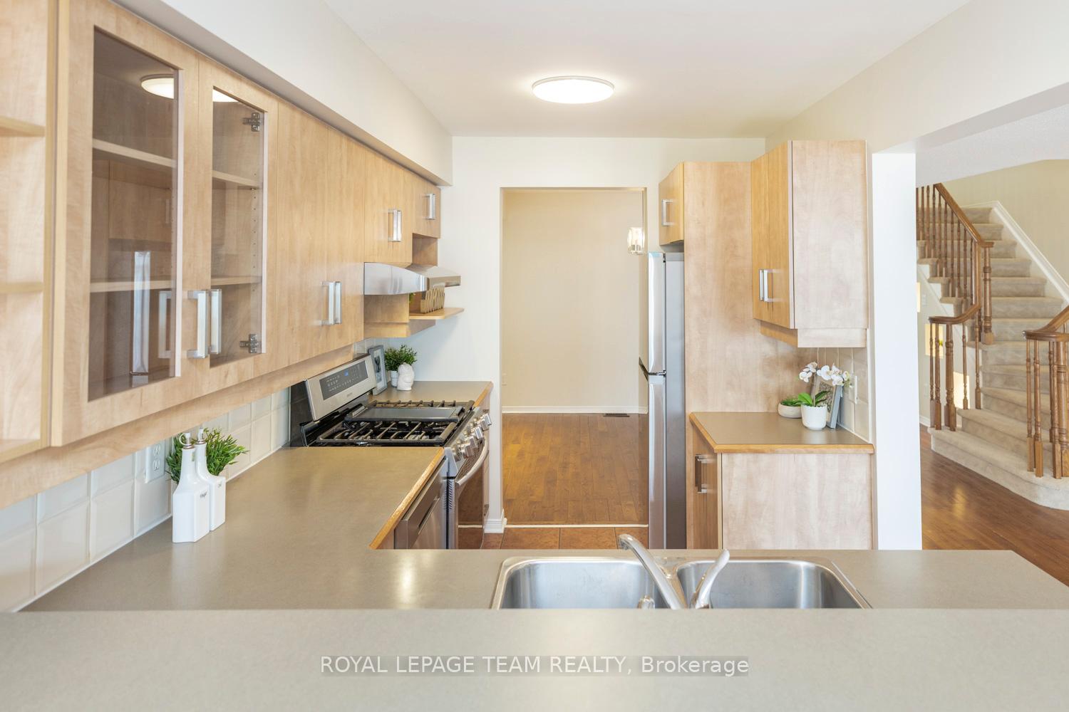 Photo 22 of 25 Kirkstone Private, Ottawa, Barrhaven - Stonebridge — HOMEH