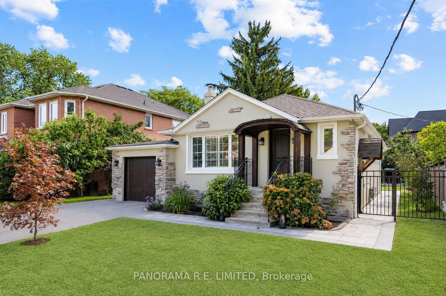 Photo 2 of 14 Agar Crescent, Etobicoke, Islington-City Centre West — HOMEH