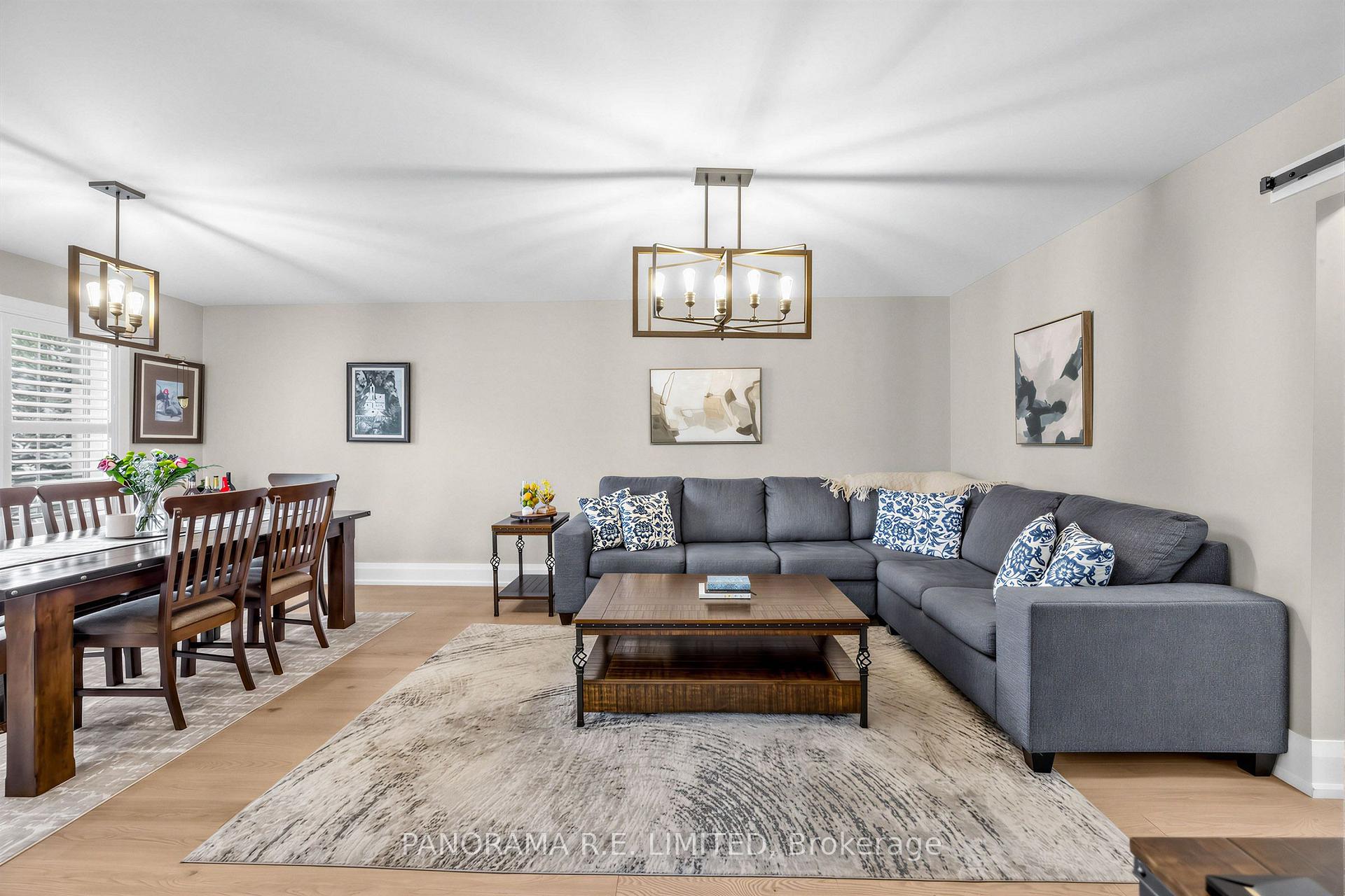 Photo 3 of 14 Agar Crescent, Etobicoke, Islington-City Centre West — HOMEH