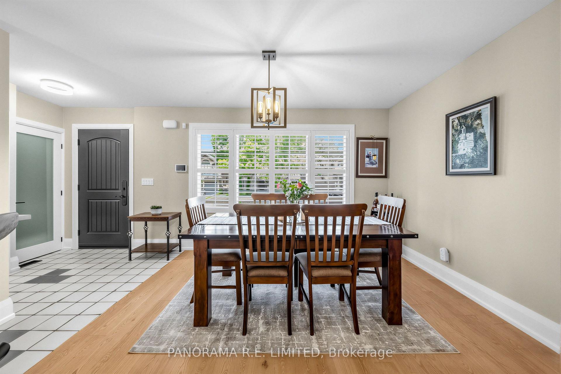 Photo 6 of 14 Agar Crescent, Etobicoke, Islington-City Centre West — HOMEH
