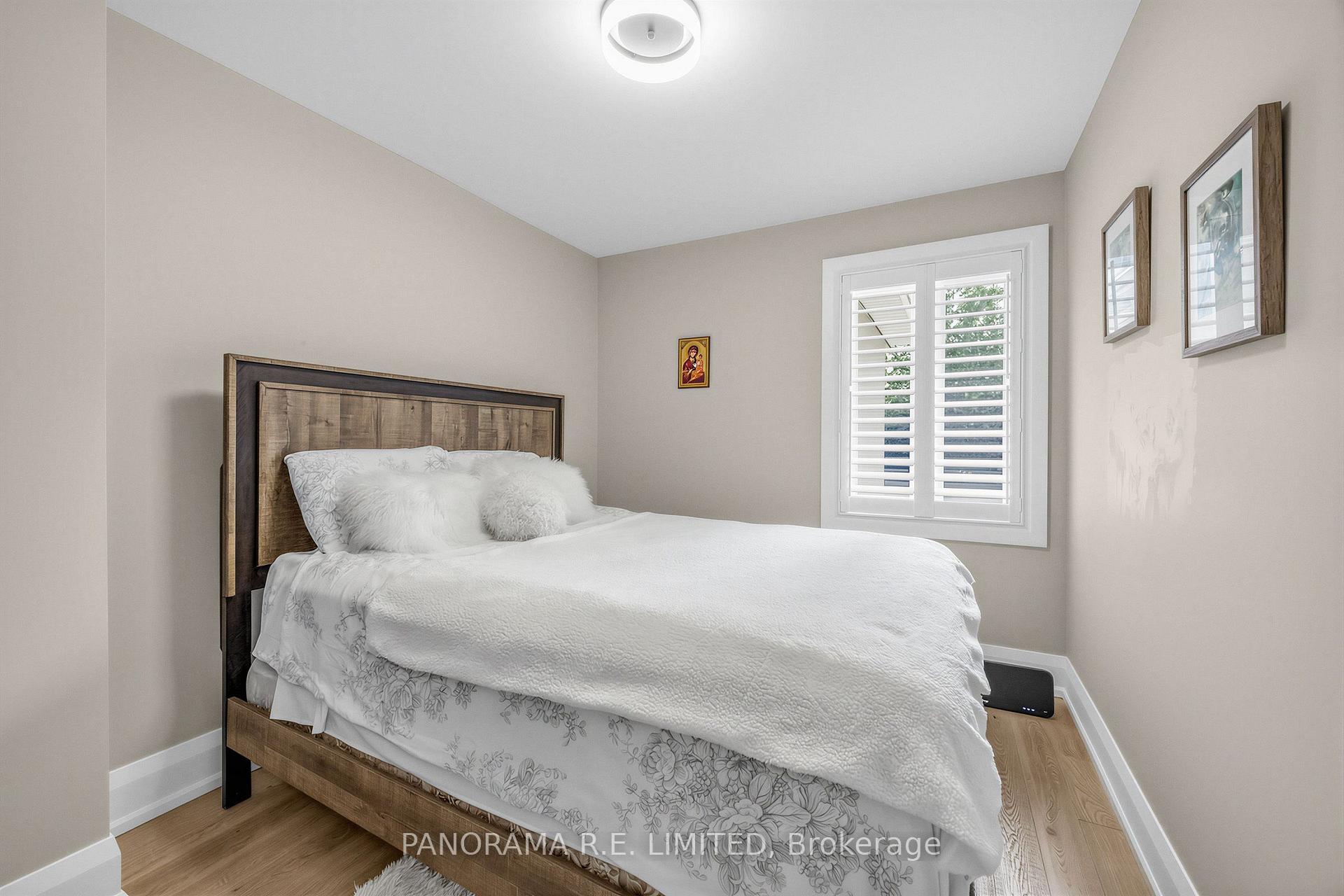 Photo 14 of 14 Agar Crescent, Etobicoke, Islington-City Centre West — HOMEH