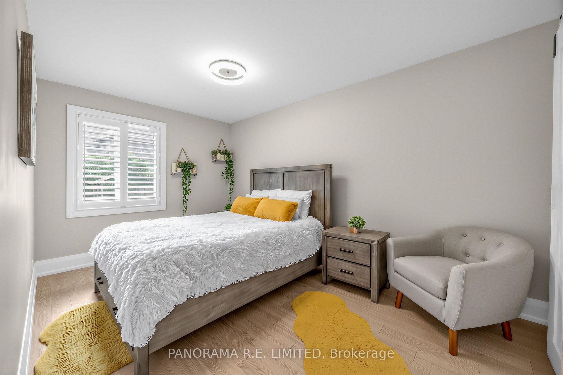 Photo 15 of 14 Agar Crescent, Etobicoke, Islington-City Centre West — HOMEH