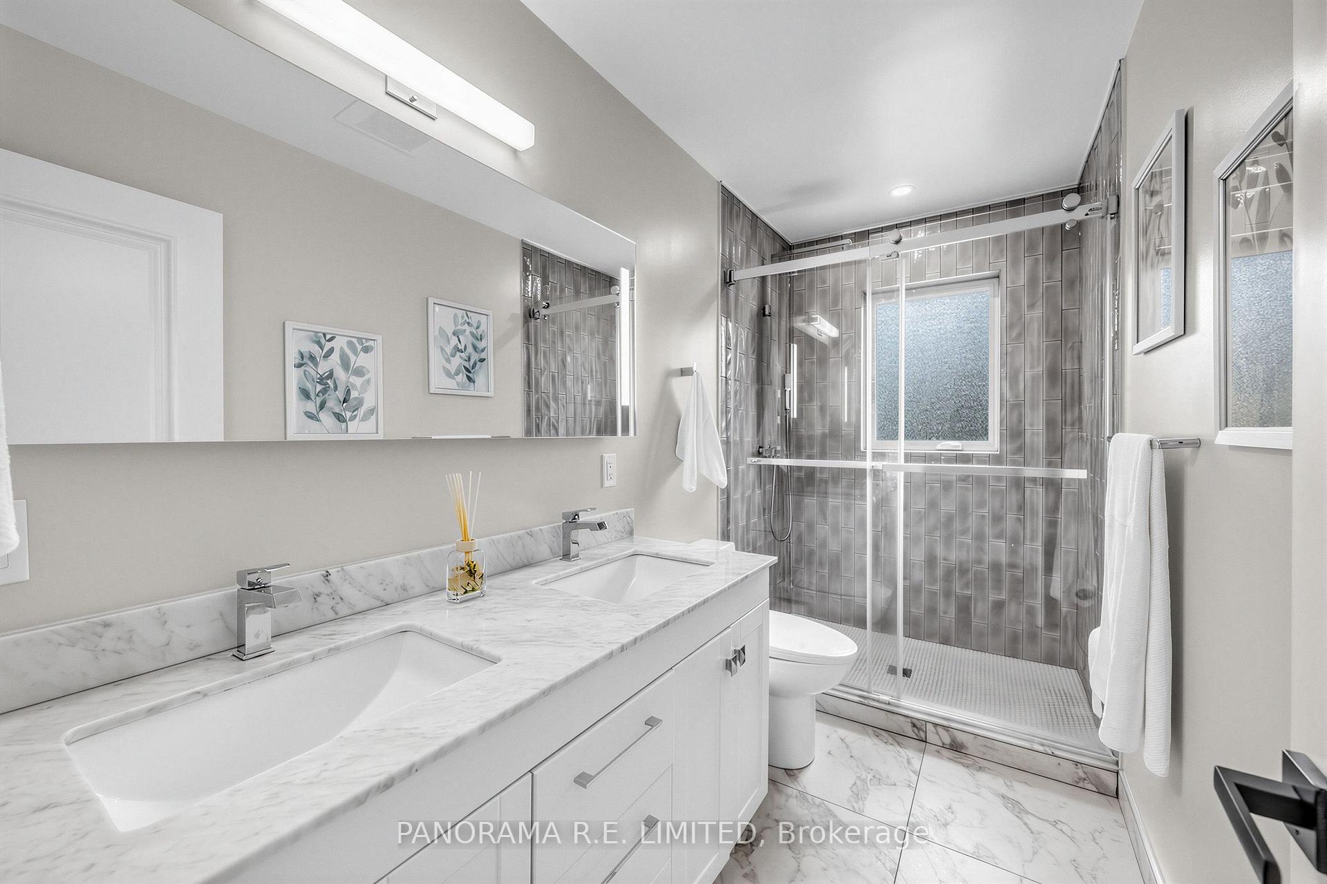 Photo 16 of 14 Agar Crescent, Etobicoke, Islington-City Centre West — HOMEH