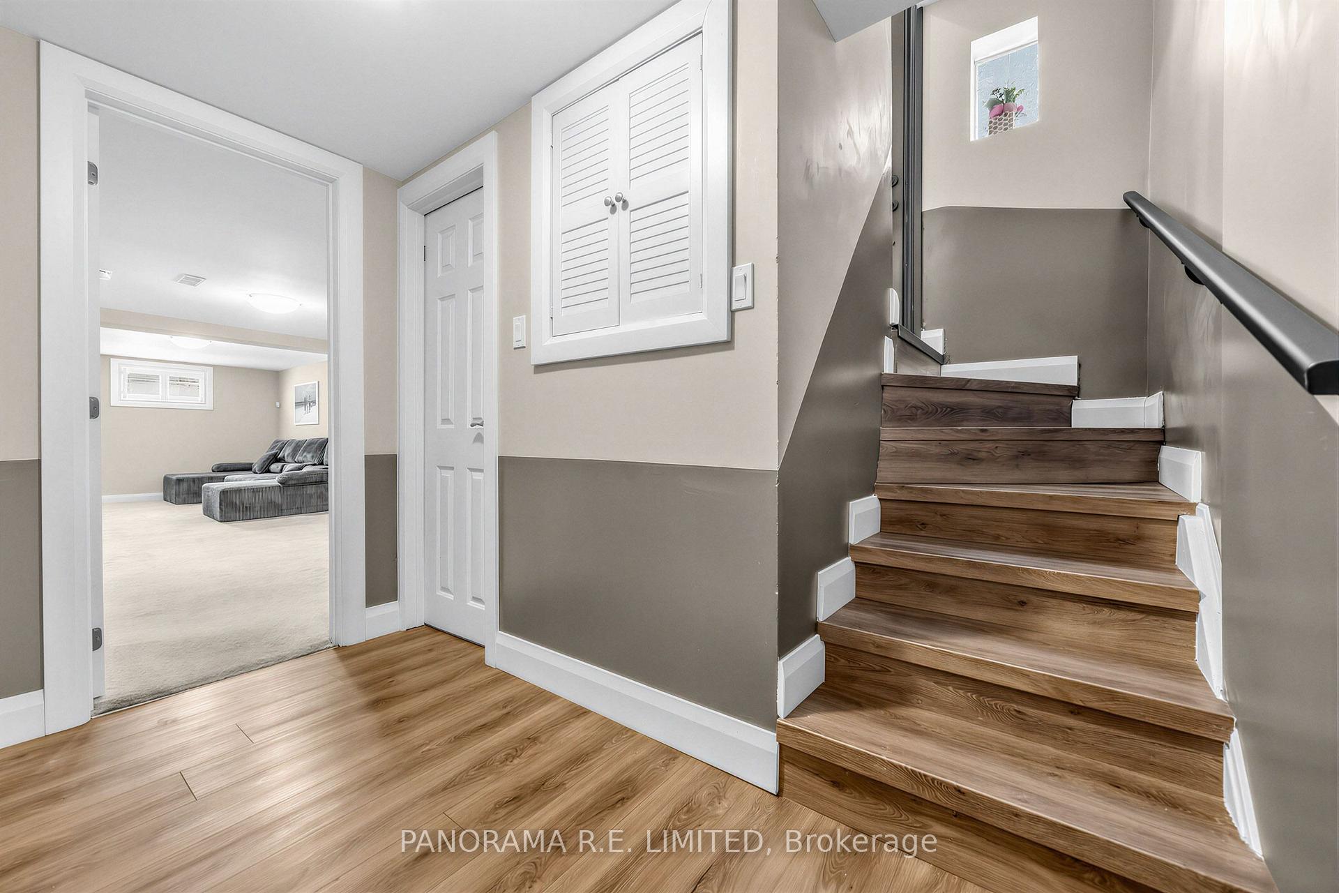 Photo 17 of 14 Agar Crescent, Etobicoke, Islington-City Centre West — HOMEH