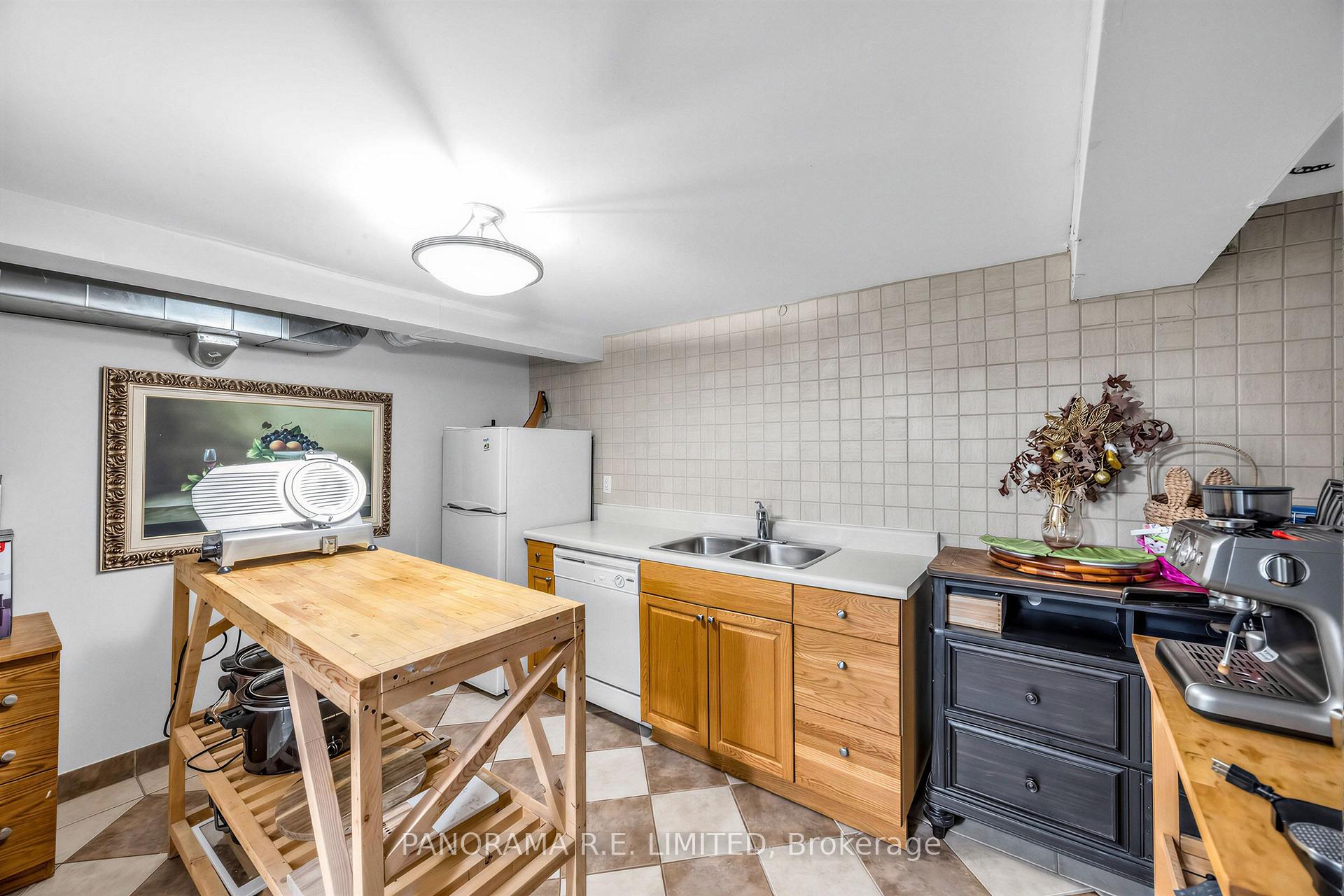 Photo 22 of 14 Agar Crescent, Etobicoke, Islington-City Centre West — HOMEH
