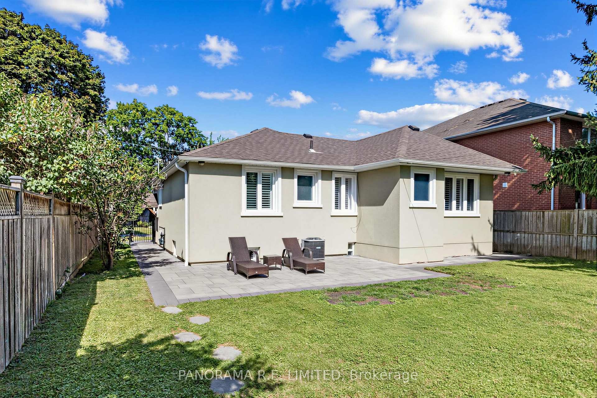 Photo 24 of 14 Agar Crescent, Etobicoke, Islington-City Centre West — HOMEH