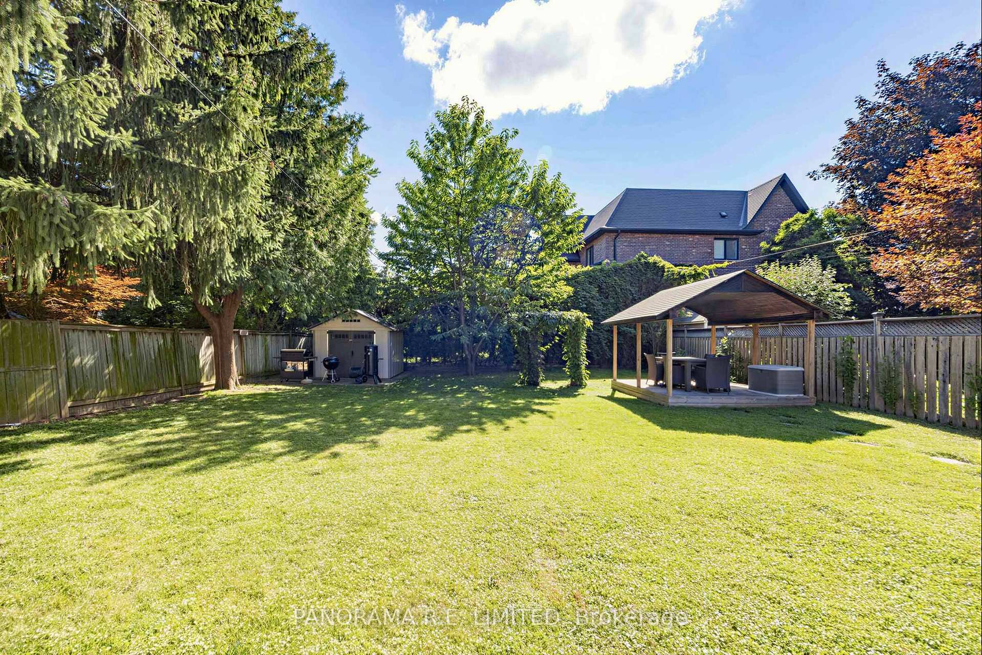 Photo 25 of 14 Agar Crescent, Etobicoke, Islington-City Centre West — HOMEH