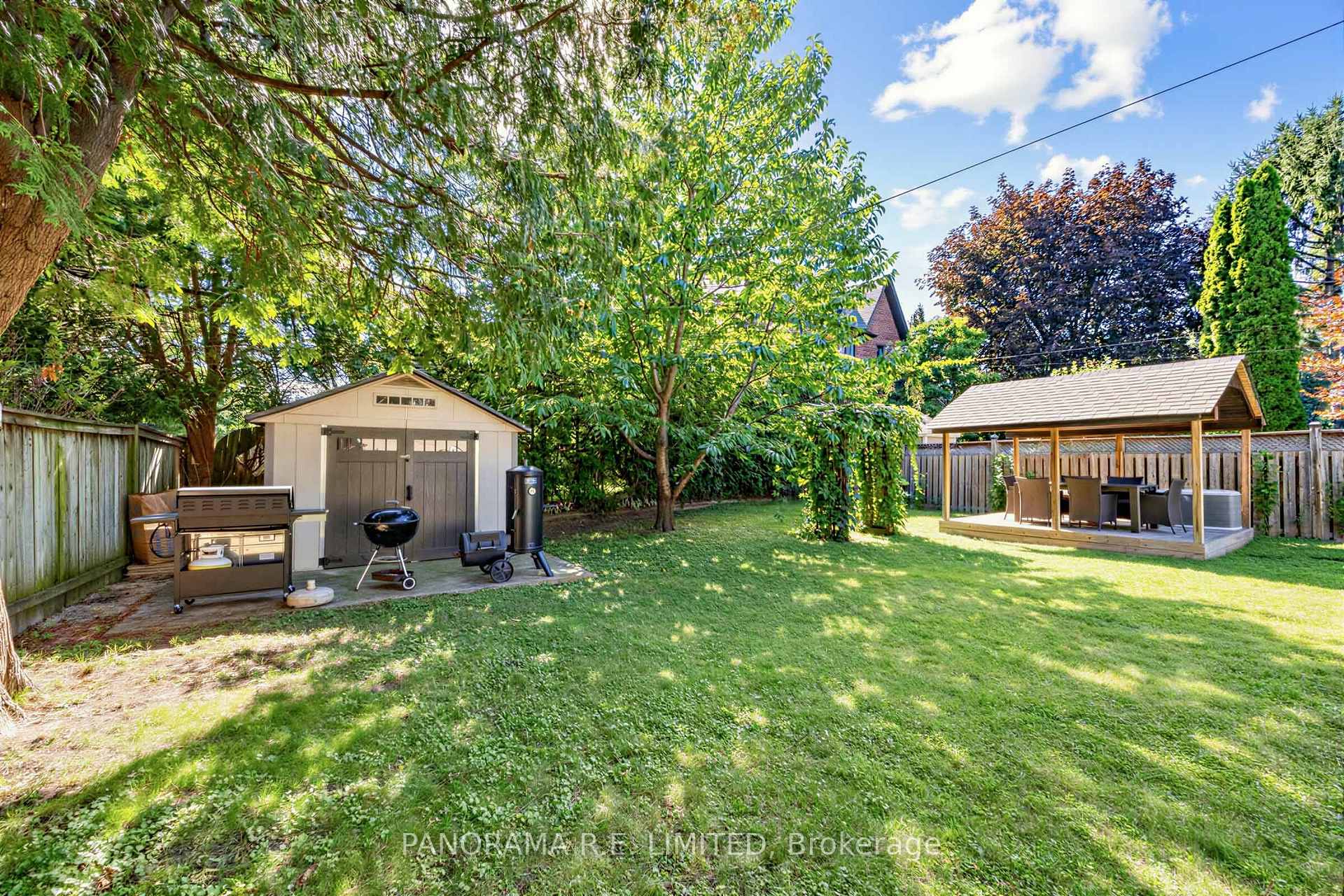 Photo 26 of 14 Agar Crescent, Etobicoke, Islington-City Centre West — HOMEH