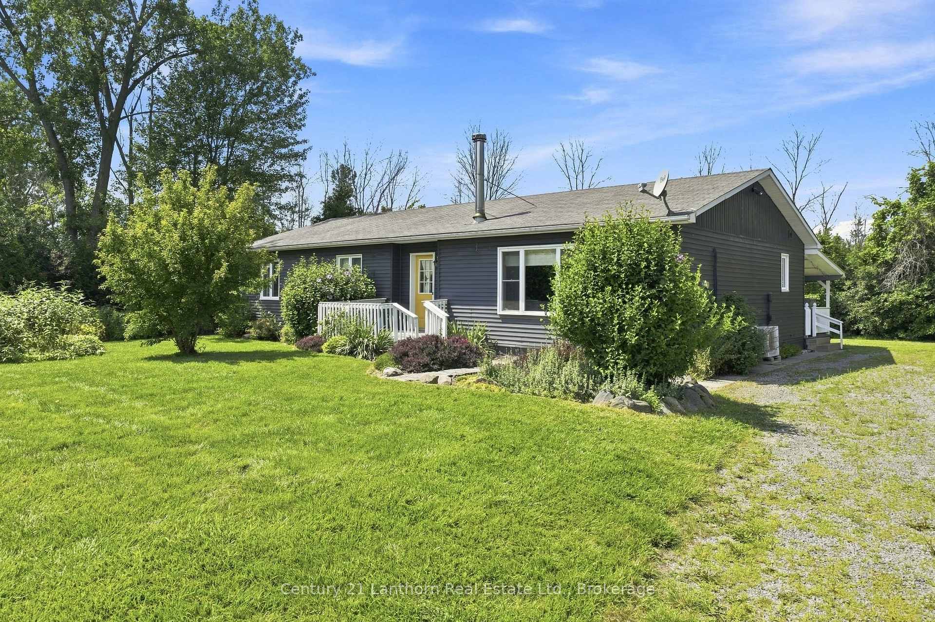 Photo 3 of 2494 Salem Road, Prince Edward County, Ameliasburg Ward — HOMEH