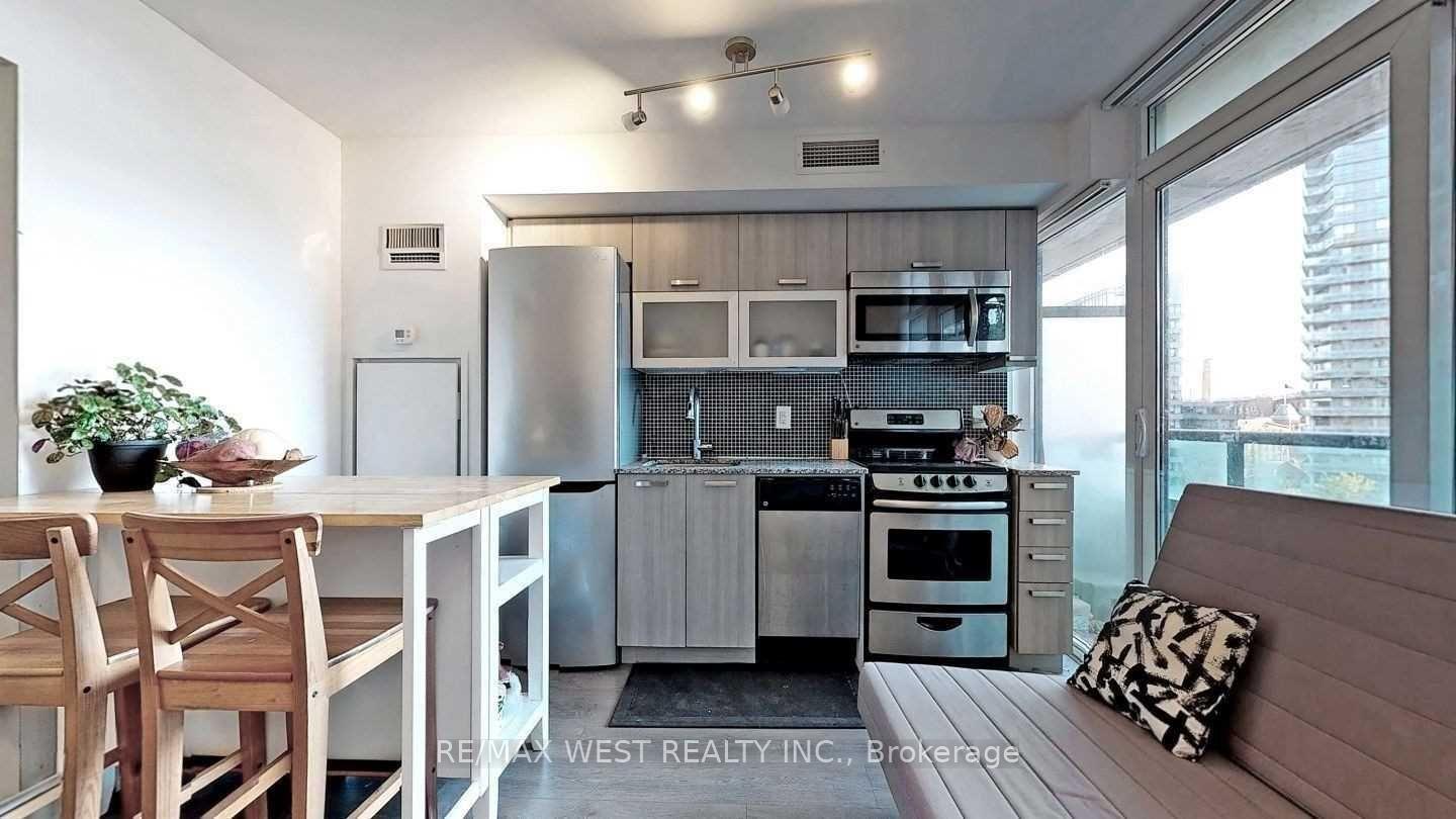 Photo 2 of Unit 720, 36 Lisgar Street, Toronto, Little Portugal — HOMEH