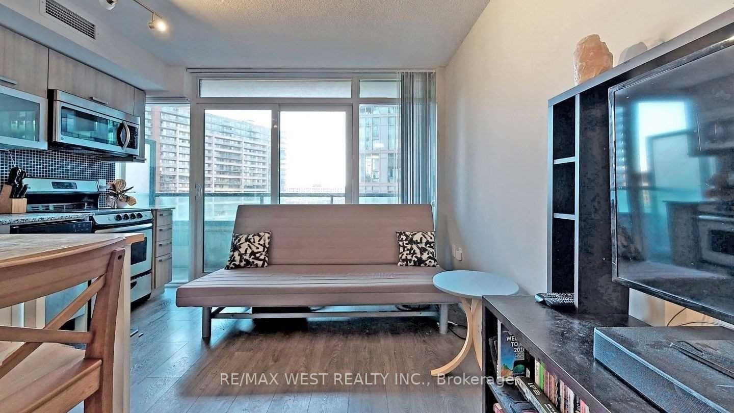 Photo 3 of Unit 720, 36 Lisgar Street, Toronto, Little Portugal — HOMEH