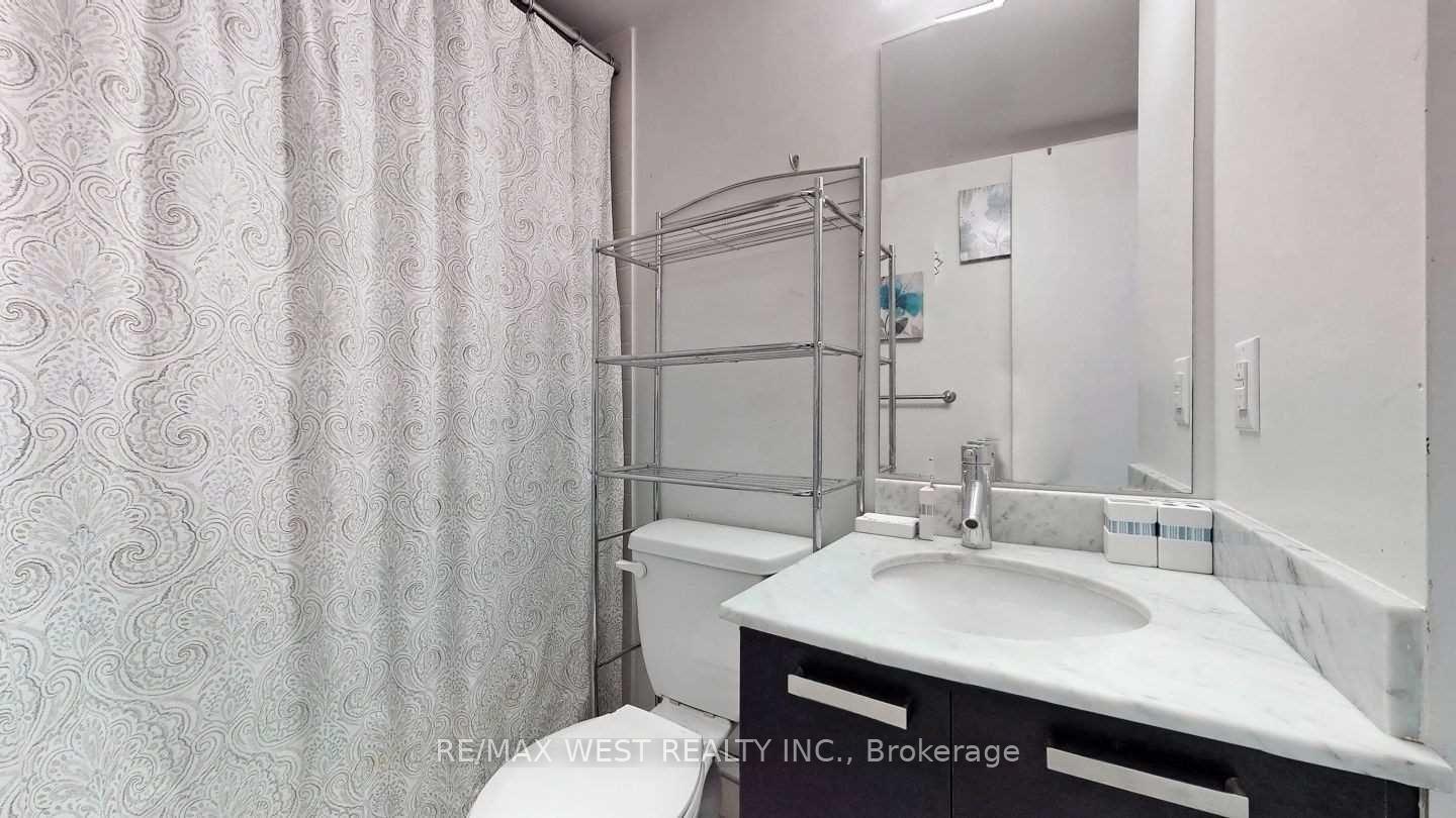 Photo 13 of Unit 720, 36 Lisgar Street, Toronto, Little Portugal — HOMEH