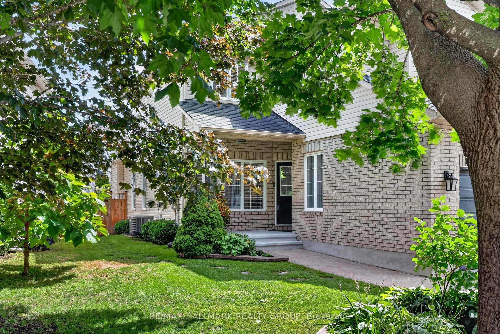Photo 2 of 1673 Neptune Way, Ottawa, Fallingbrook/Gardenway South — HOMEH