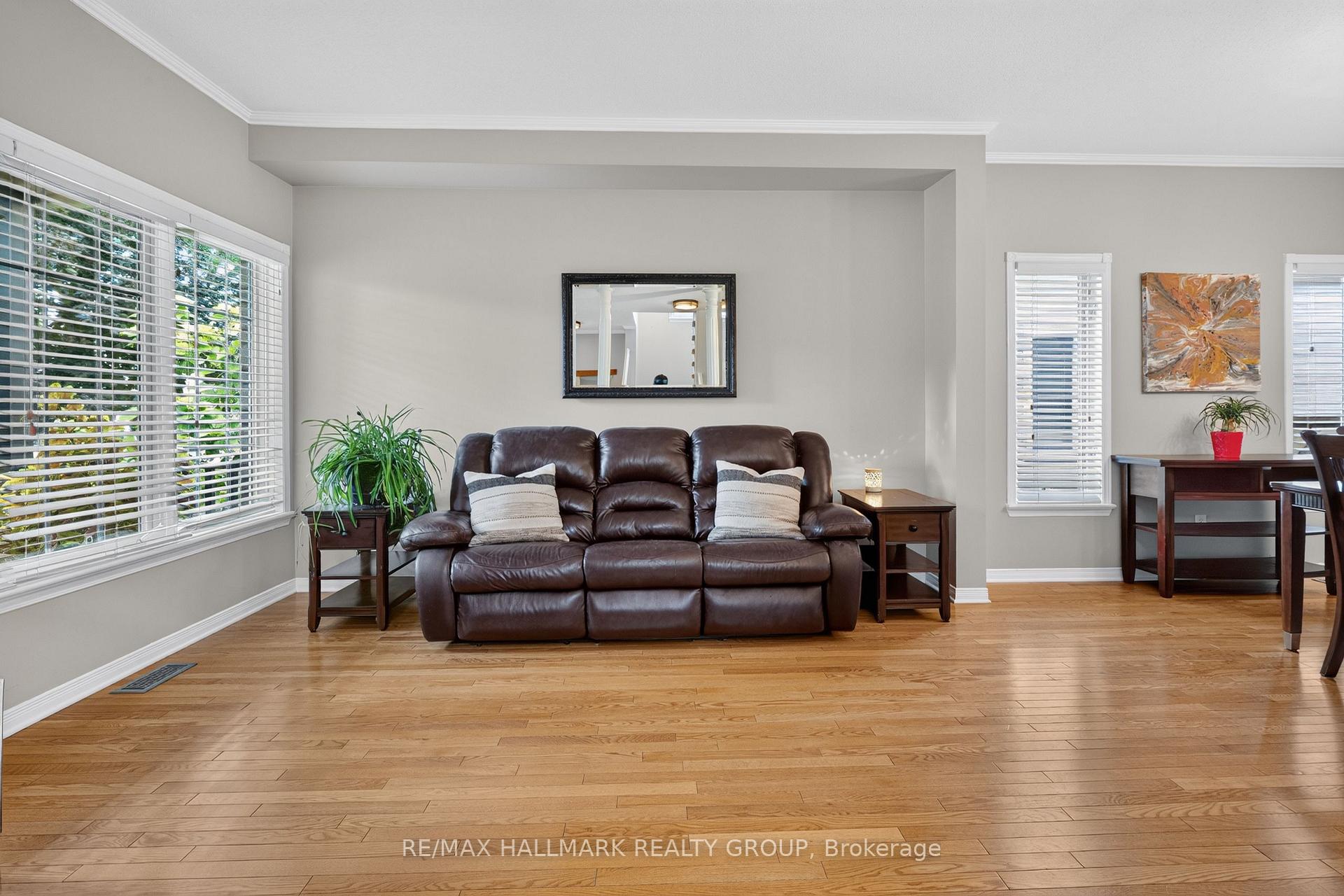 Photo 5 of 1673 Neptune Way, Ottawa, Fallingbrook/Gardenway South — HOMEH