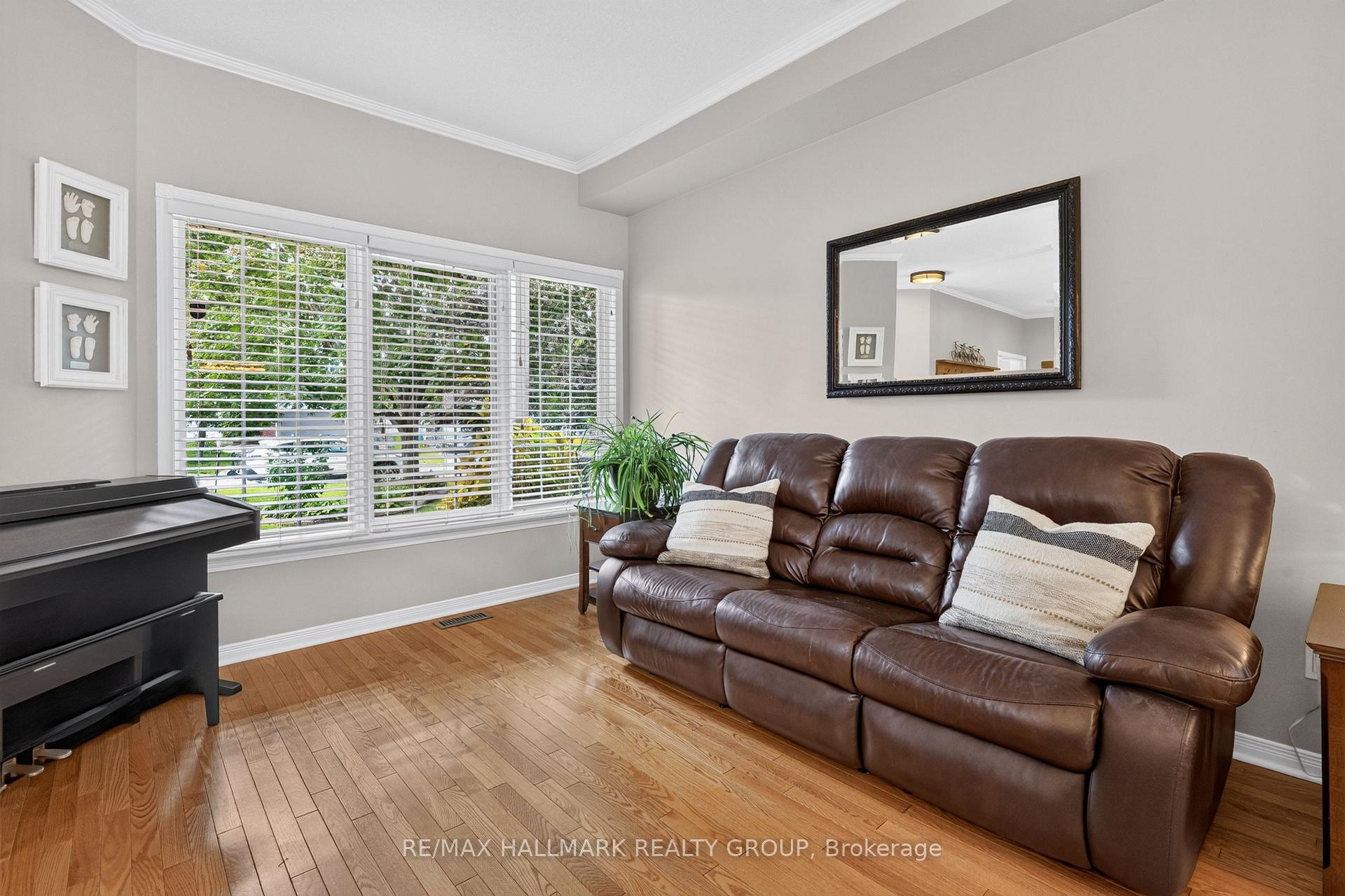 Photo 6 of 1673 Neptune Way, Ottawa, Fallingbrook/Gardenway South — HOMEH