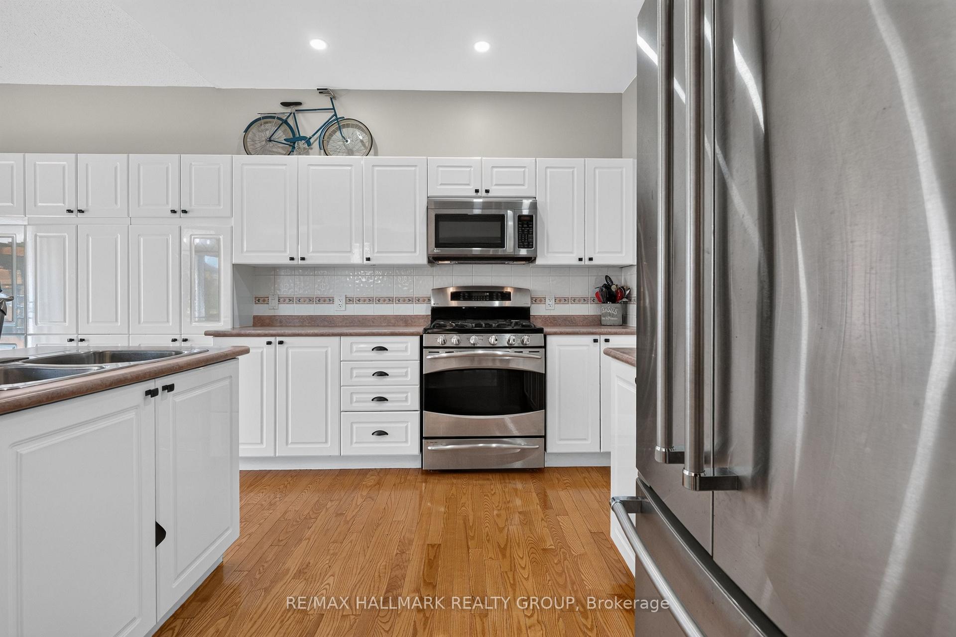Photo 13 of 1673 Neptune Way, Ottawa, Fallingbrook/Gardenway South — HOMEH