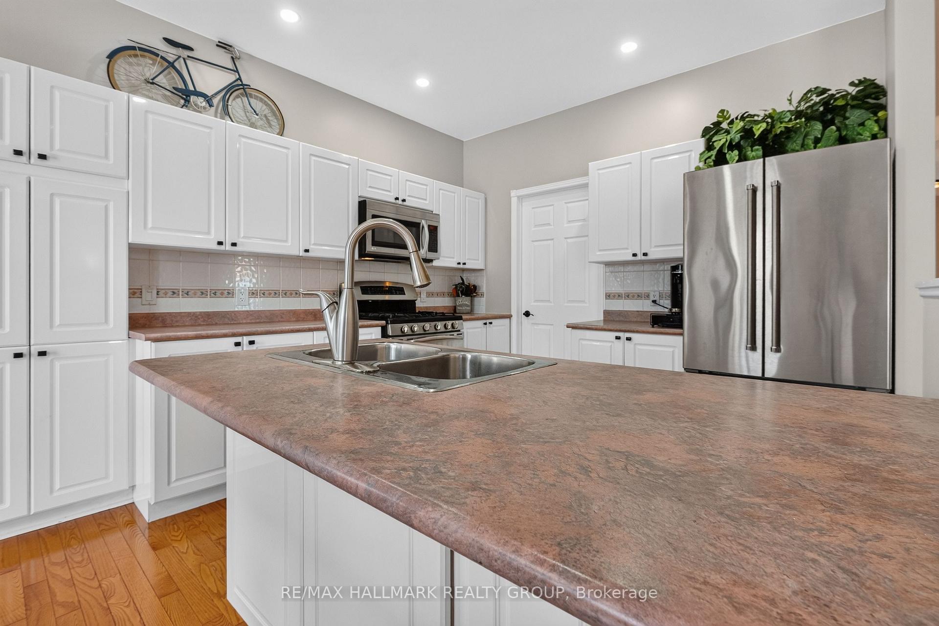 Photo 14 of 1673 Neptune Way, Ottawa, Fallingbrook/Gardenway South — HOMEH