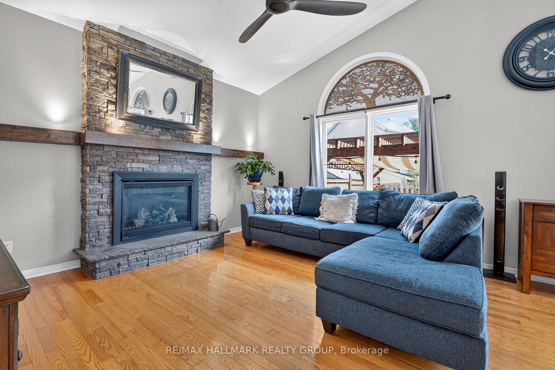 Photo 19 of 1673 Neptune Way, Ottawa, Fallingbrook/Gardenway South — HOMEH