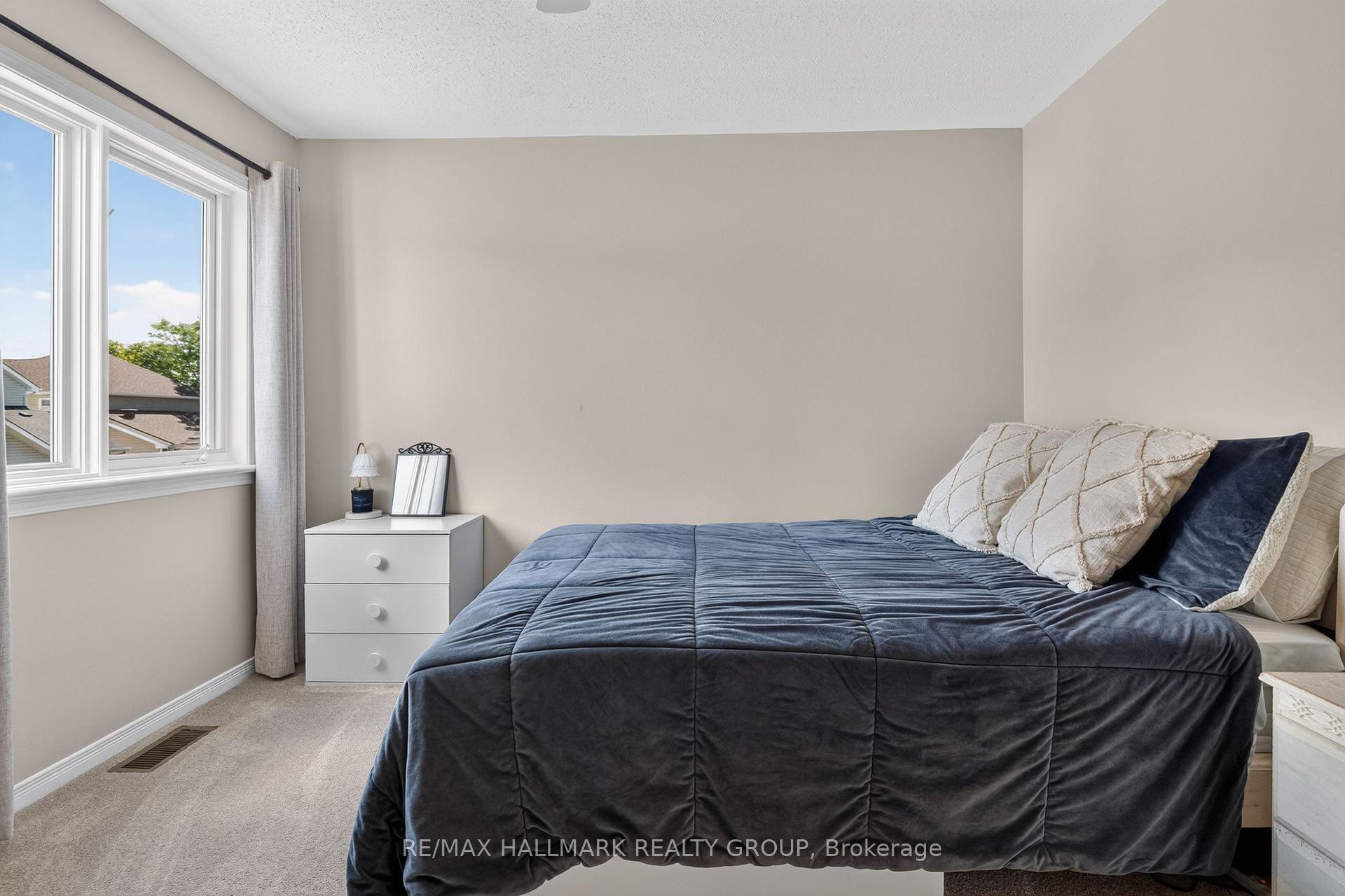 Photo 33 of 1673 Neptune Way, Ottawa, Fallingbrook/Gardenway South — HOMEH