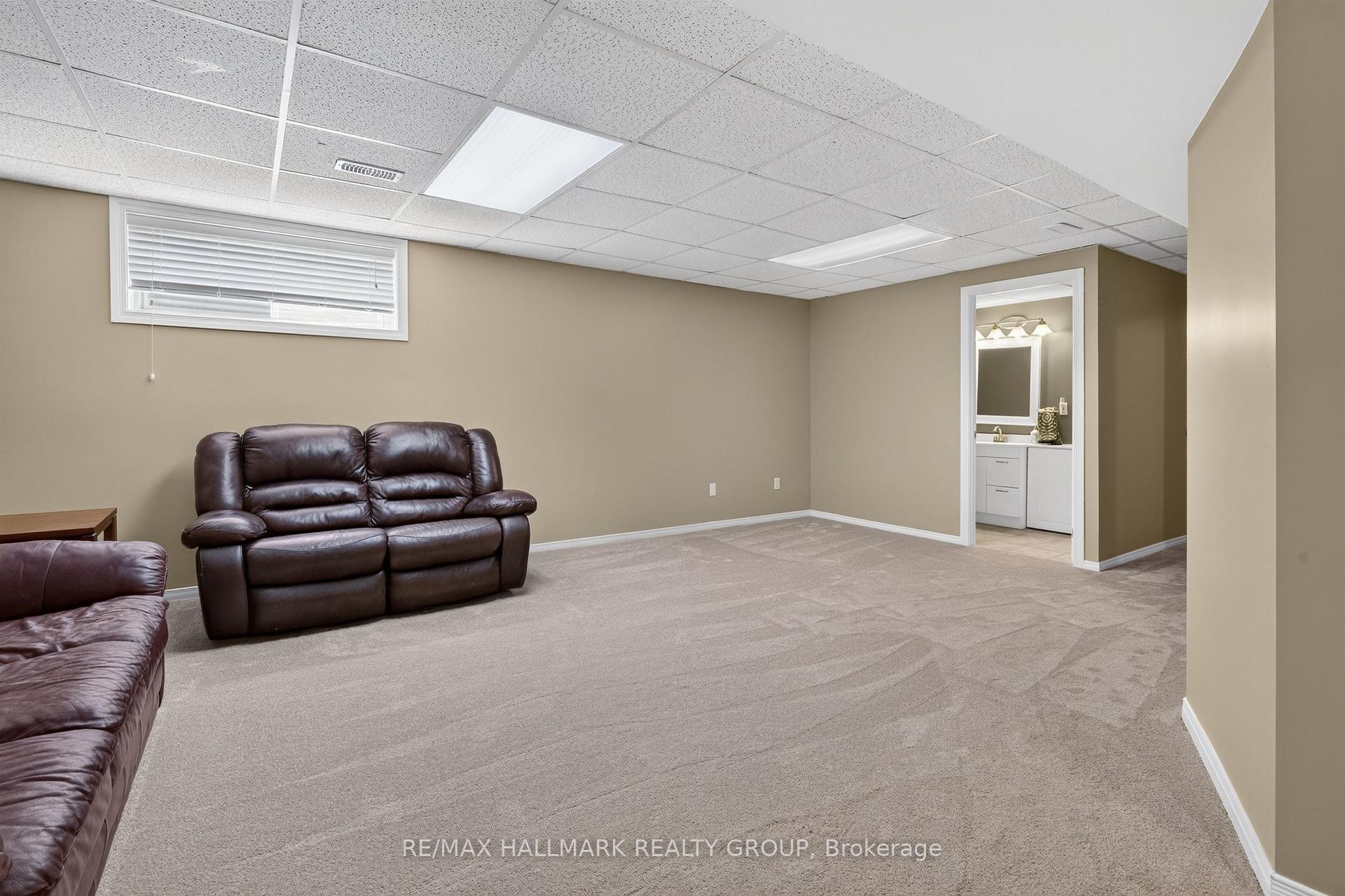 Photo 36 of 1673 Neptune Way, Ottawa, Fallingbrook/Gardenway South — HOMEH
