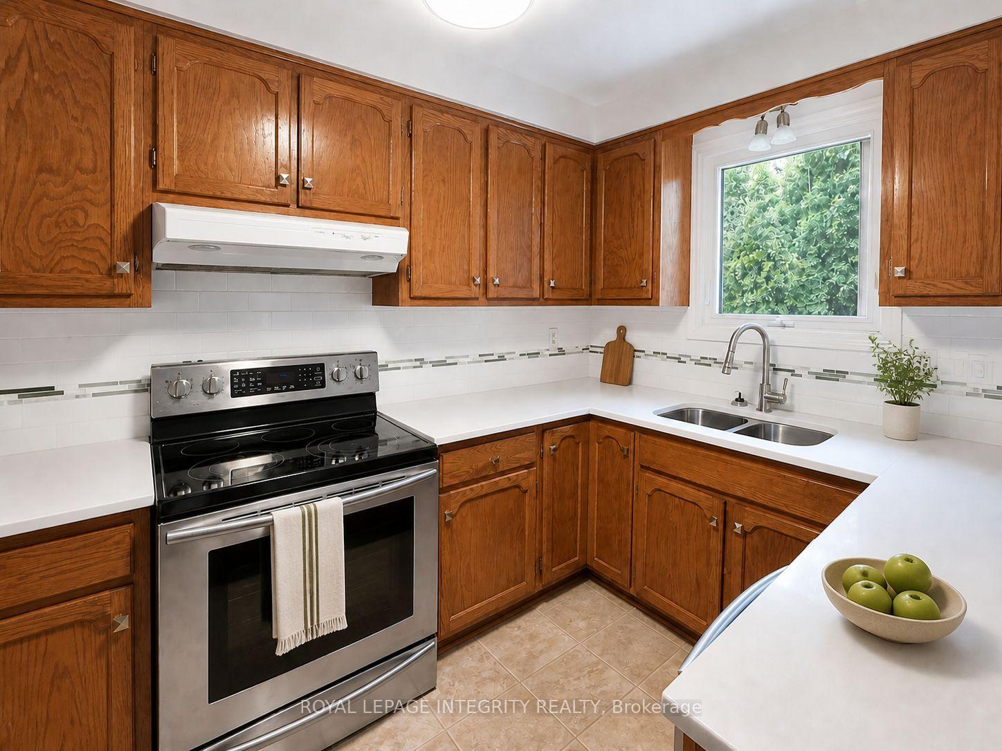 Photo 6 of 577 Lynwood Drive, Cornwall, Cornwall — HOMEH