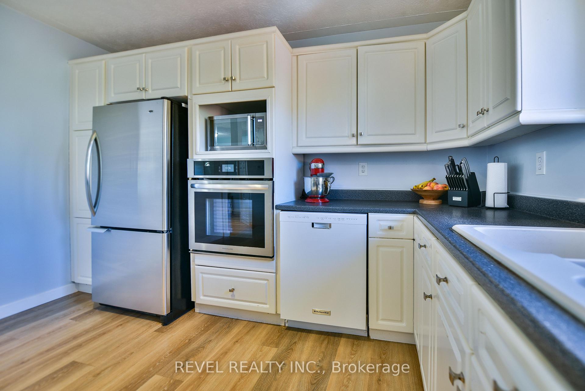 Photo 10 of 43 Pleasant Avenue, Timmins, MTJ - Beaurivage — HOMEH