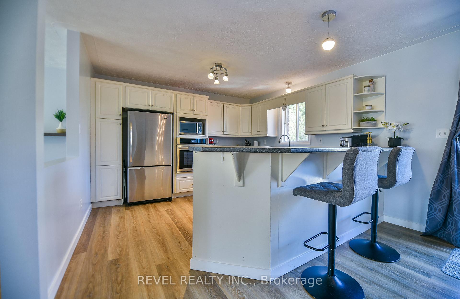 Photo 12 of 43 Pleasant Avenue, Timmins, MTJ - Beaurivage — HOMEH
