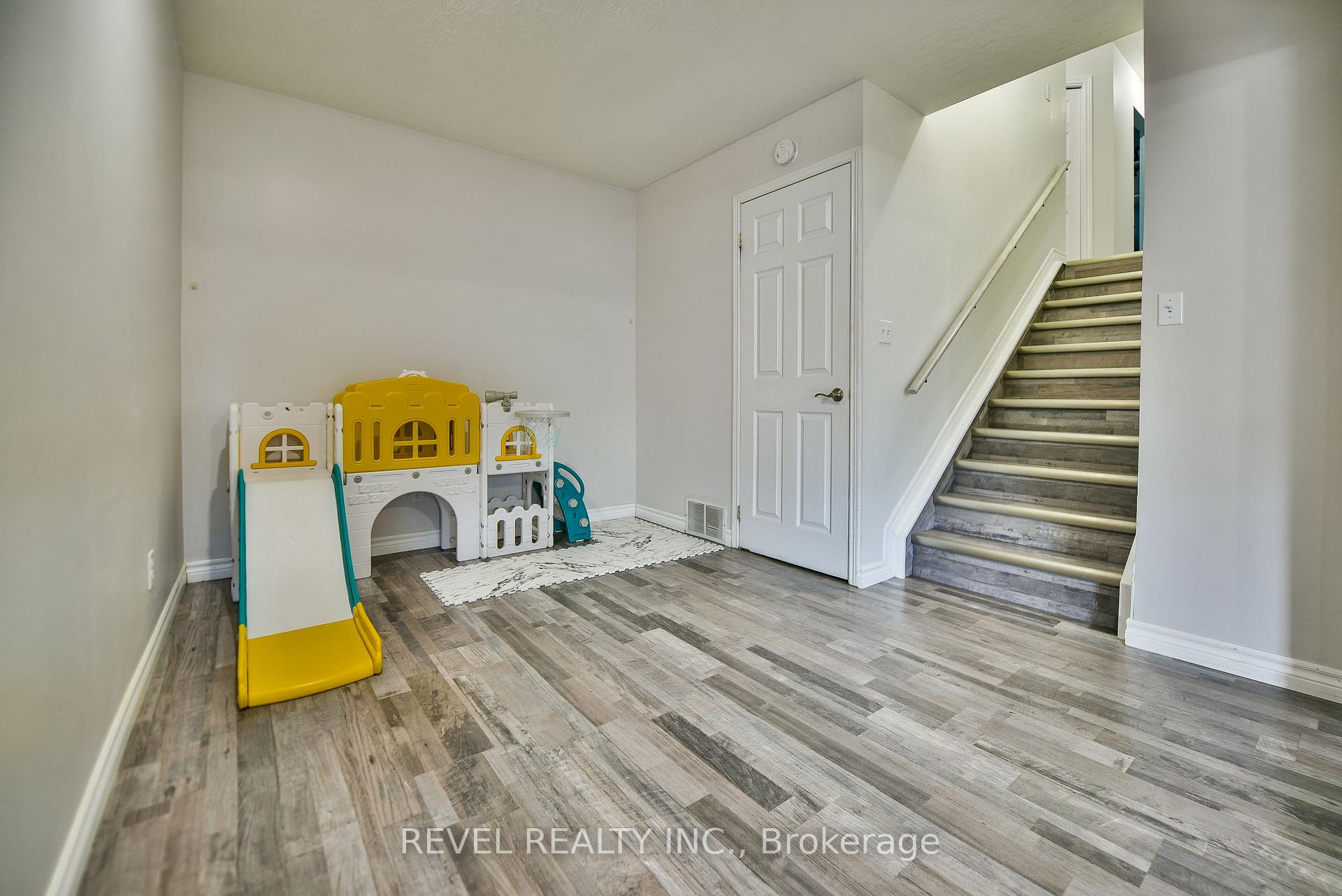 Photo 32 of 43 Pleasant Avenue, Timmins, MTJ - Beaurivage — HOMEH
