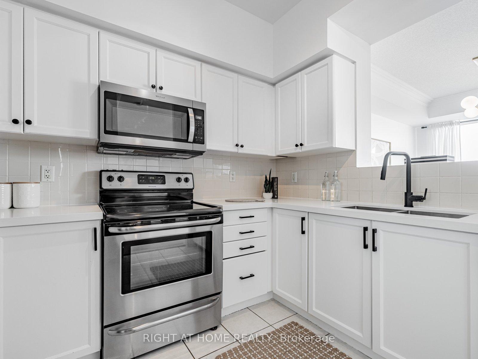Photo 8 of Unit RG1, 1 Clairtrell Road, North York, Willowdale East — HOMEH
