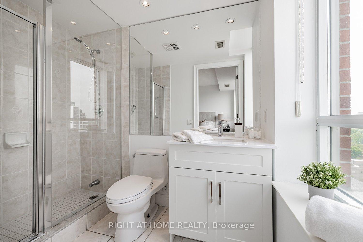 Photo 11 of Unit RG1, 1 Clairtrell Road, North York, Willowdale East — HOMEH
