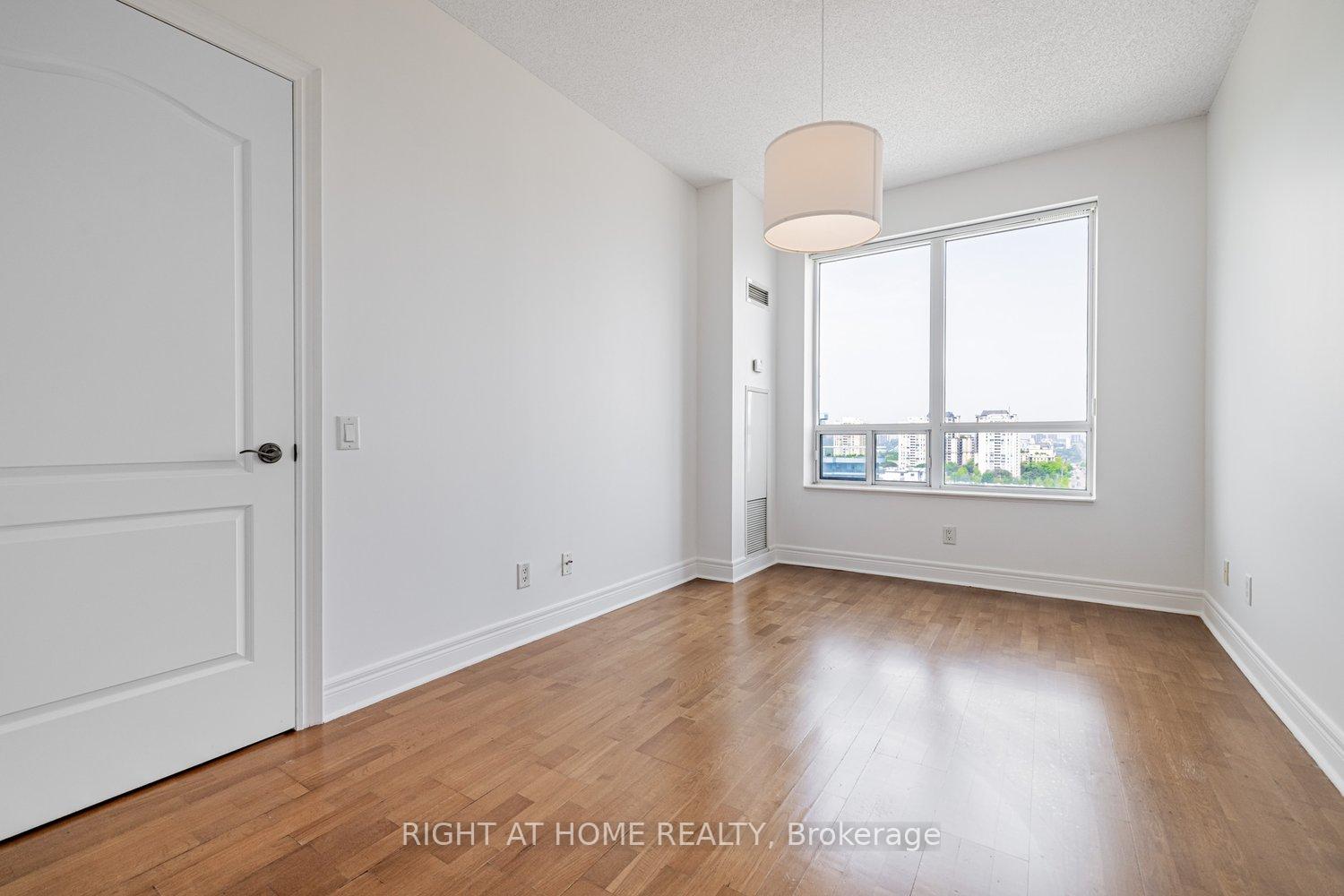Photo 14 of Unit RG1, 1 Clairtrell Road, North York, Willowdale East — HOMEH