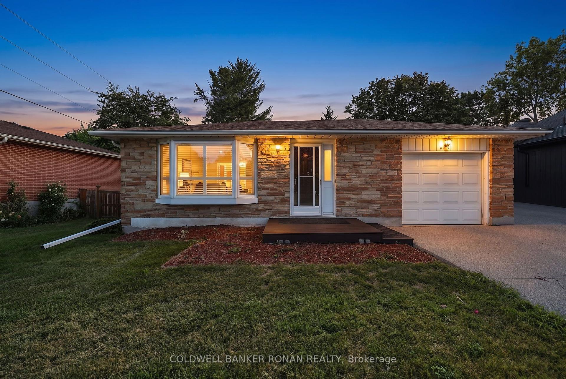 Photo 1 of 43 Alexander Street, New Tecumseth, Tottenham — HOMEH