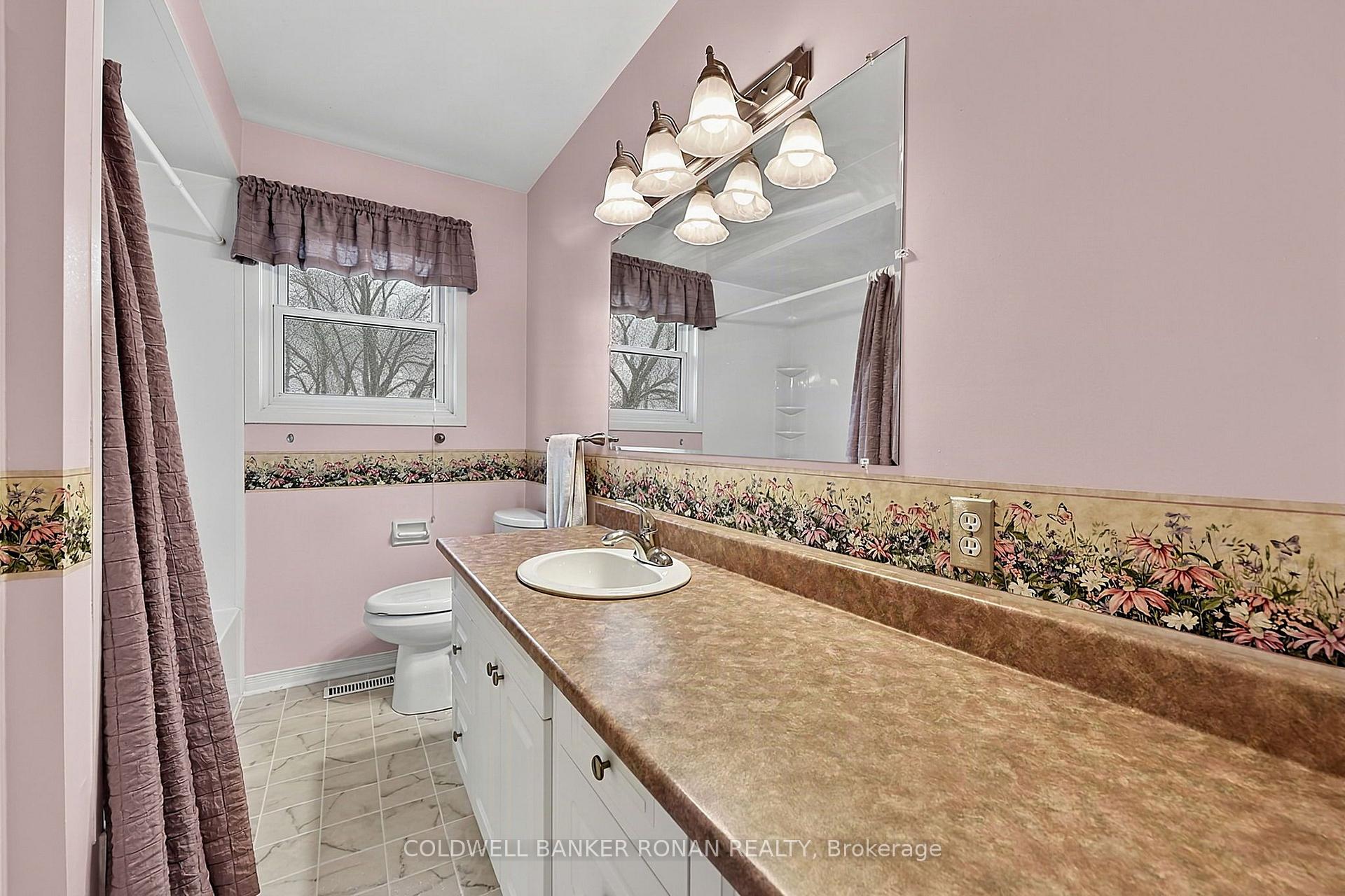 Photo 16 of 43 Alexander Street, New Tecumseth, Tottenham — HOMEH