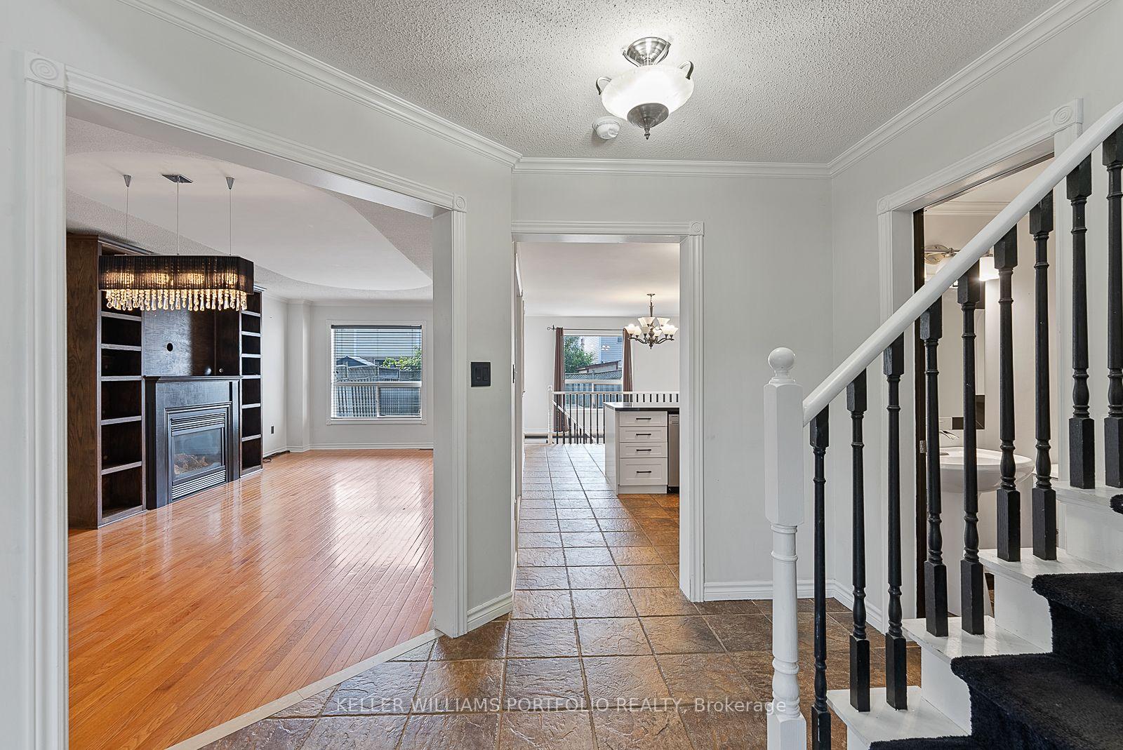 Photo 5 of 1023 Roseheath Street, Oshawa, Pinecrest — HOMEH
