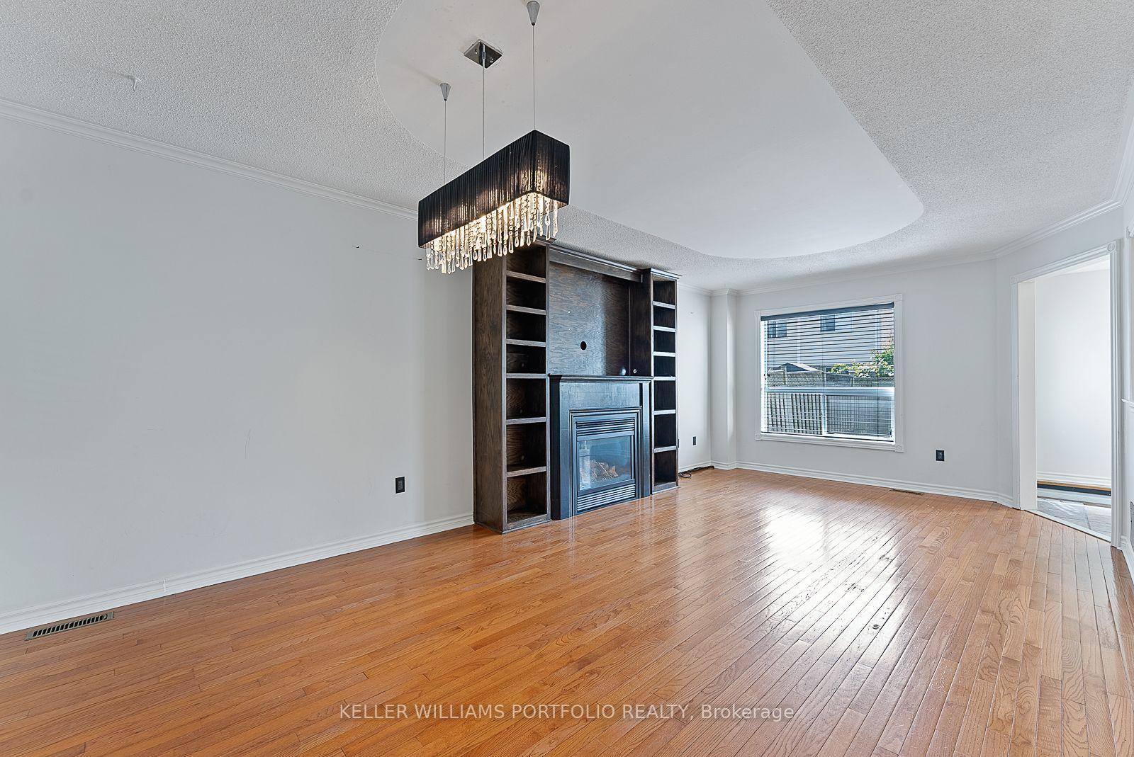 Photo 8 of 1023 Roseheath Street, Oshawa, Pinecrest — HOMEH