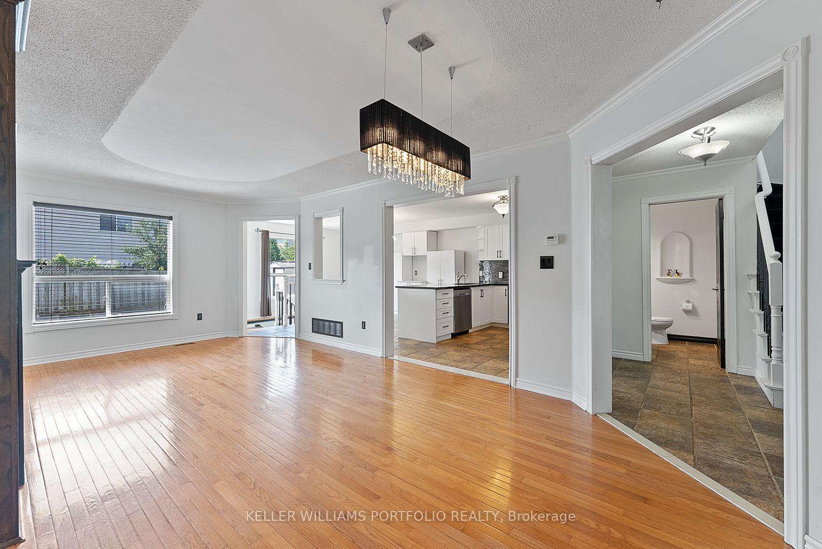 Photo 10 of 1023 Roseheath Street, Oshawa, Pinecrest — HOMEH