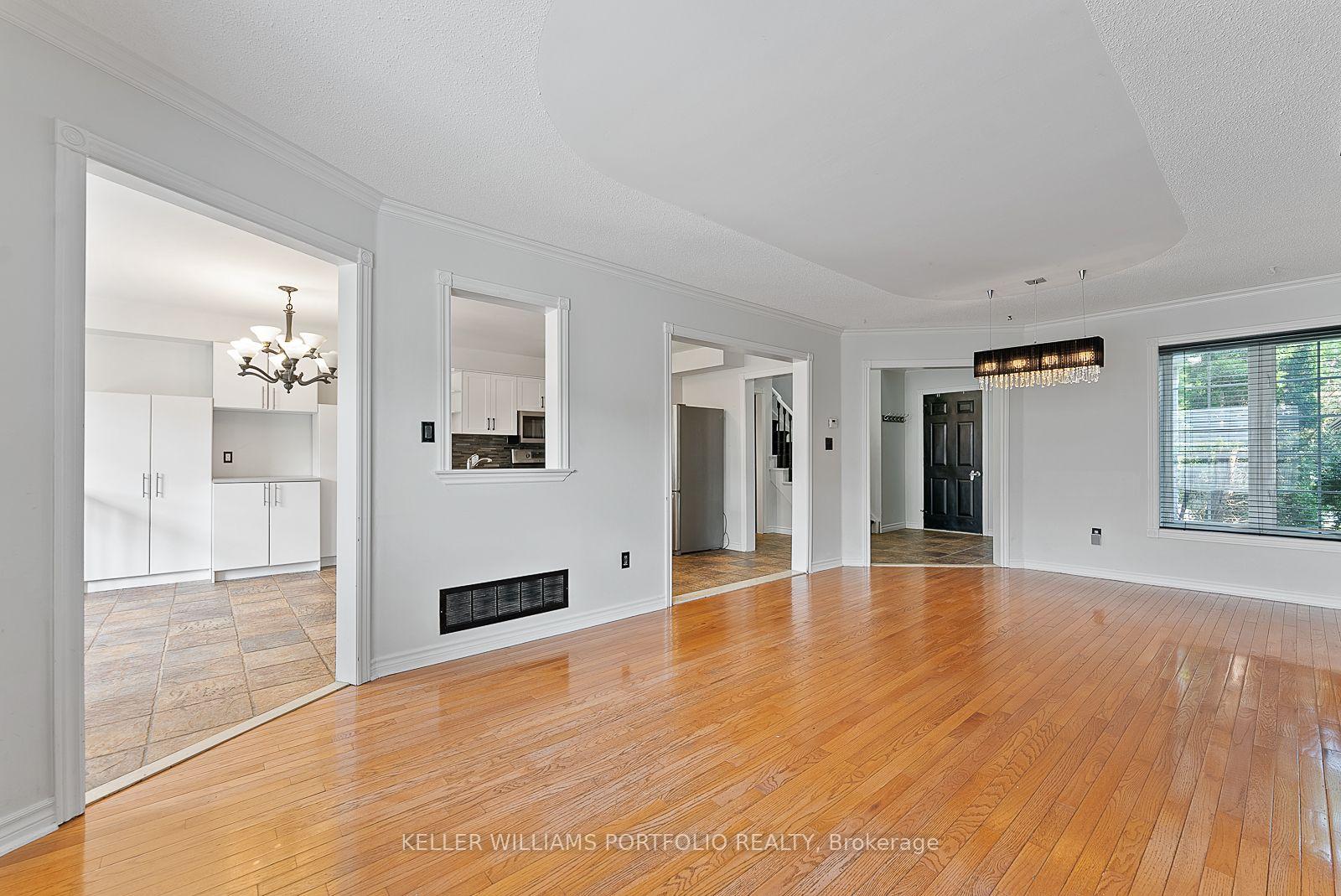Photo 12 of 1023 Roseheath Street, Oshawa, Pinecrest — HOMEH
