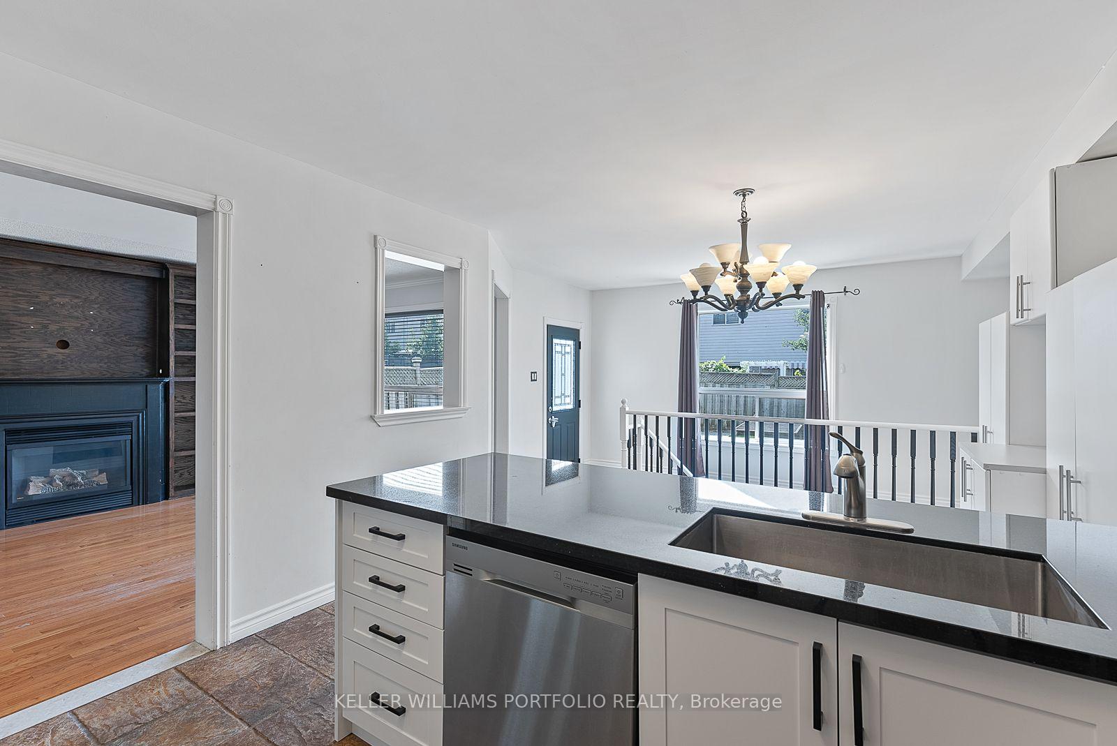 Photo 16 of 1023 Roseheath Street, Oshawa, Pinecrest — HOMEH