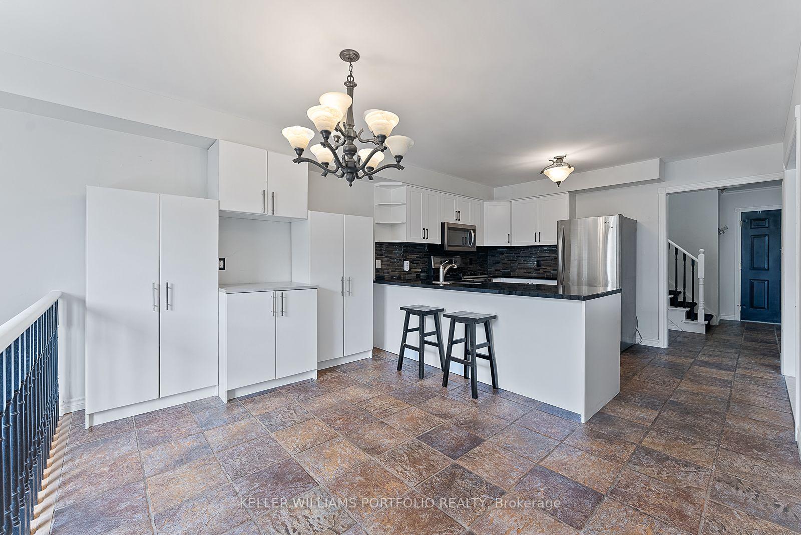 Photo 20 of 1023 Roseheath Street, Oshawa, Pinecrest — HOMEH