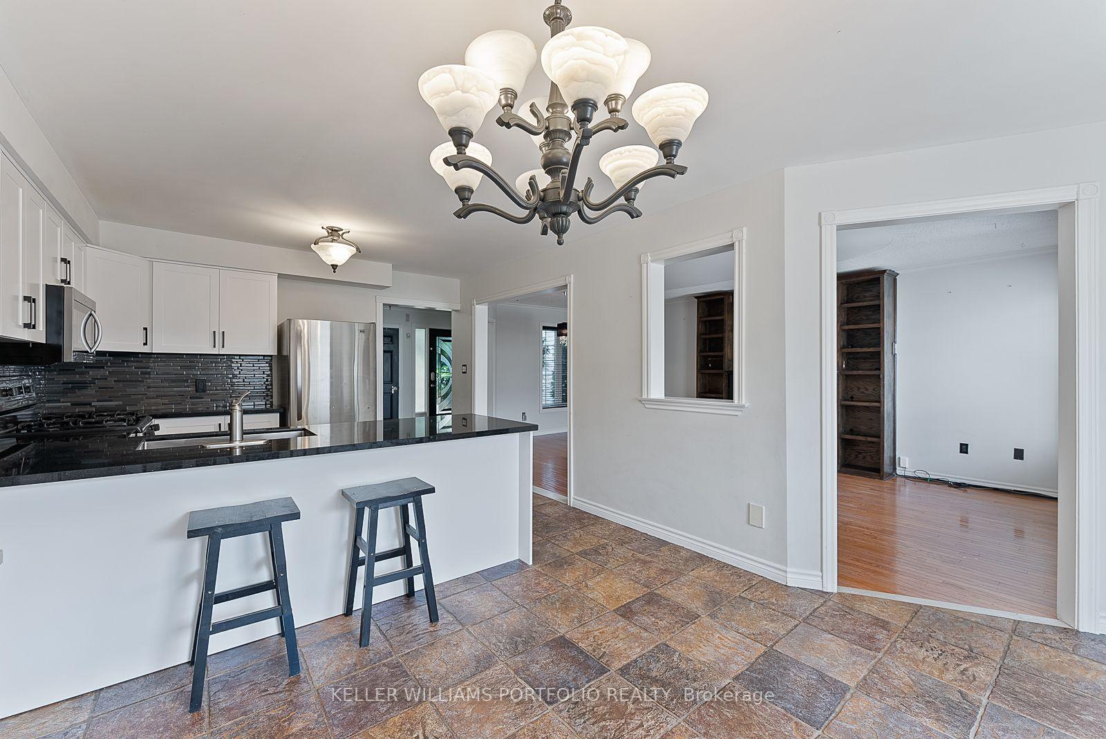 Photo 22 of 1023 Roseheath Street, Oshawa, Pinecrest — HOMEH