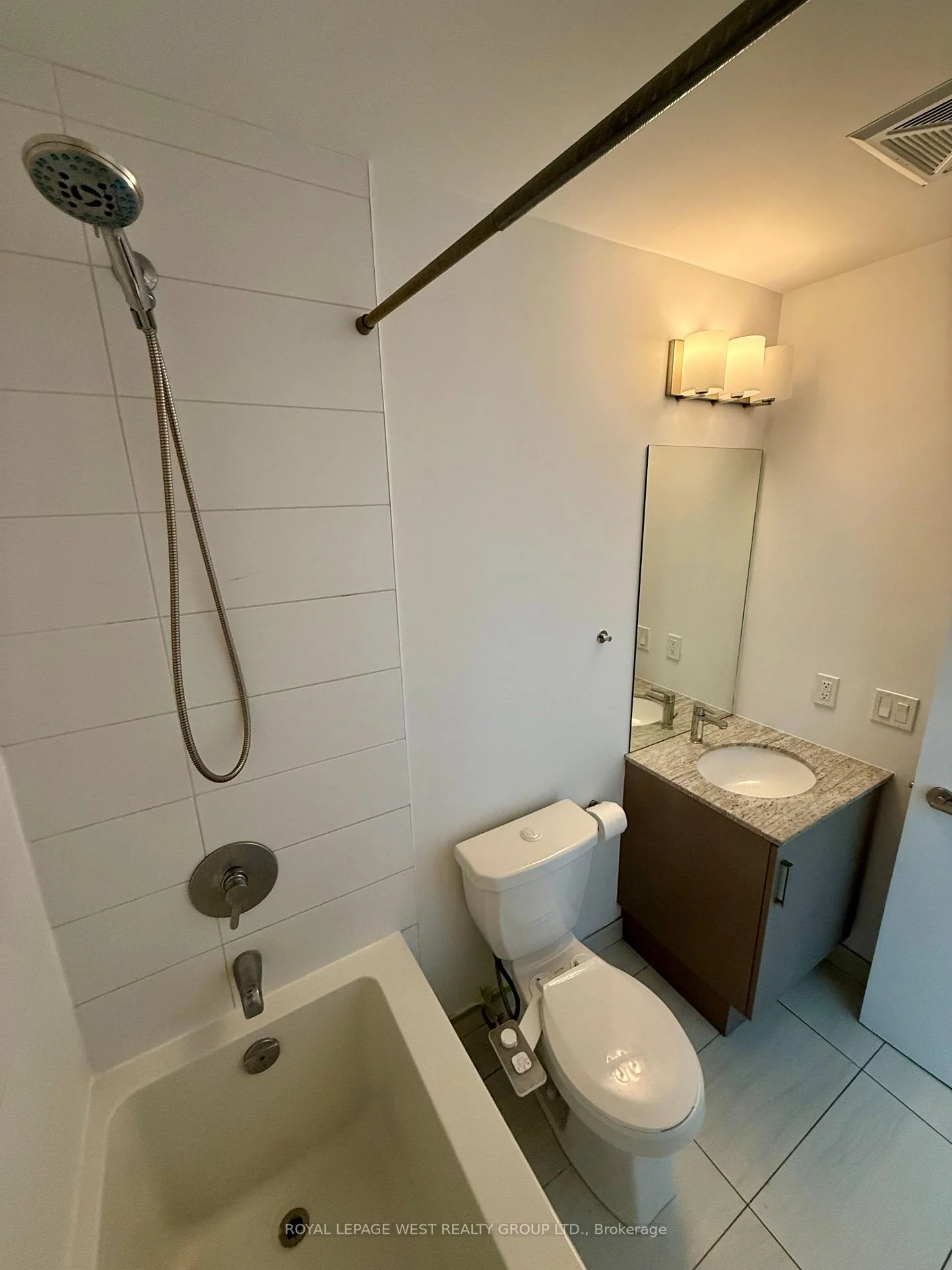 Photo 5 of Unit 403, 1486 Bathurst Street, Toronto, Humewood-Cedarvale — HOMEH