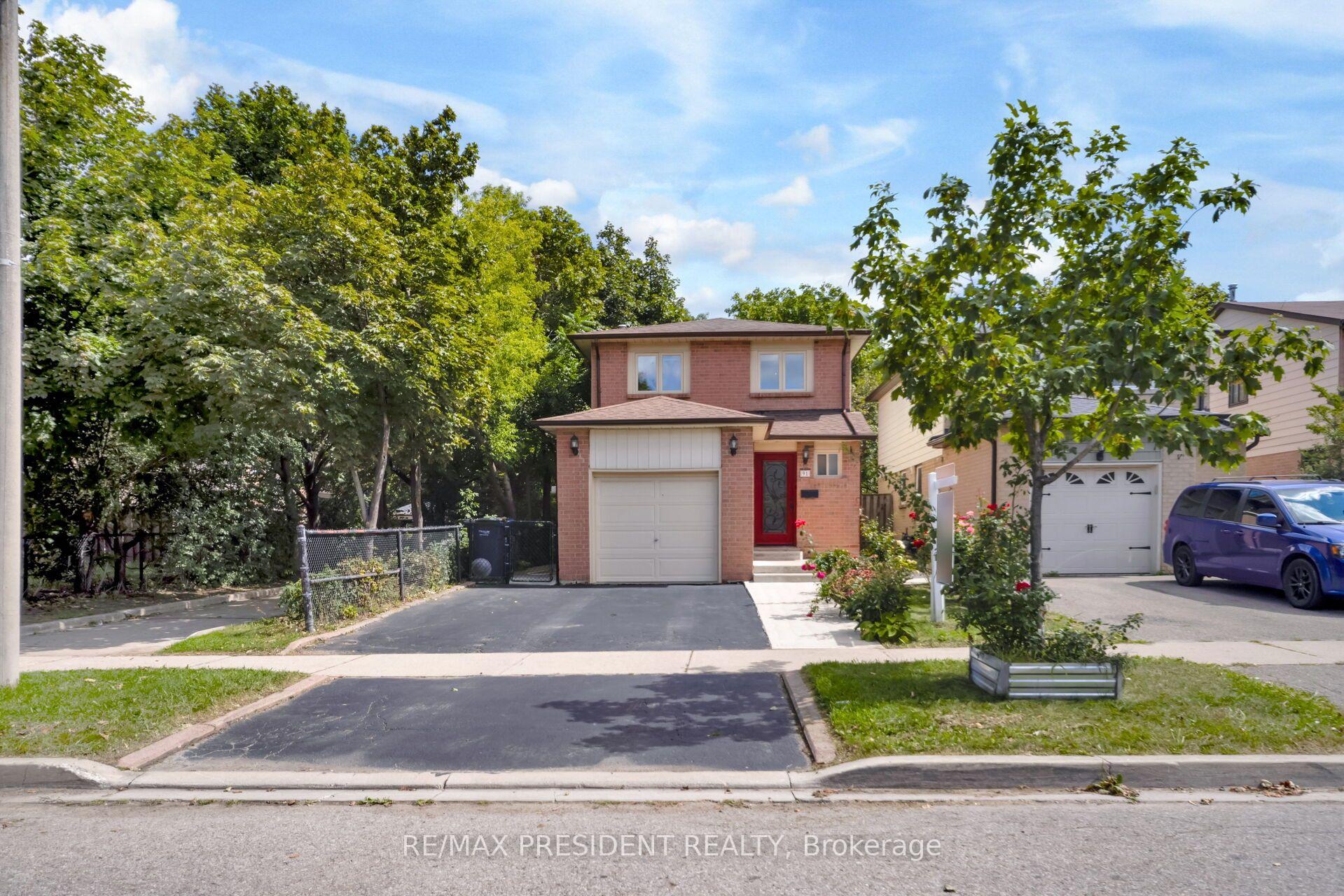 Photo 3 of 91 Martindale Crescent, Brampton, Brampton West — HOMEH