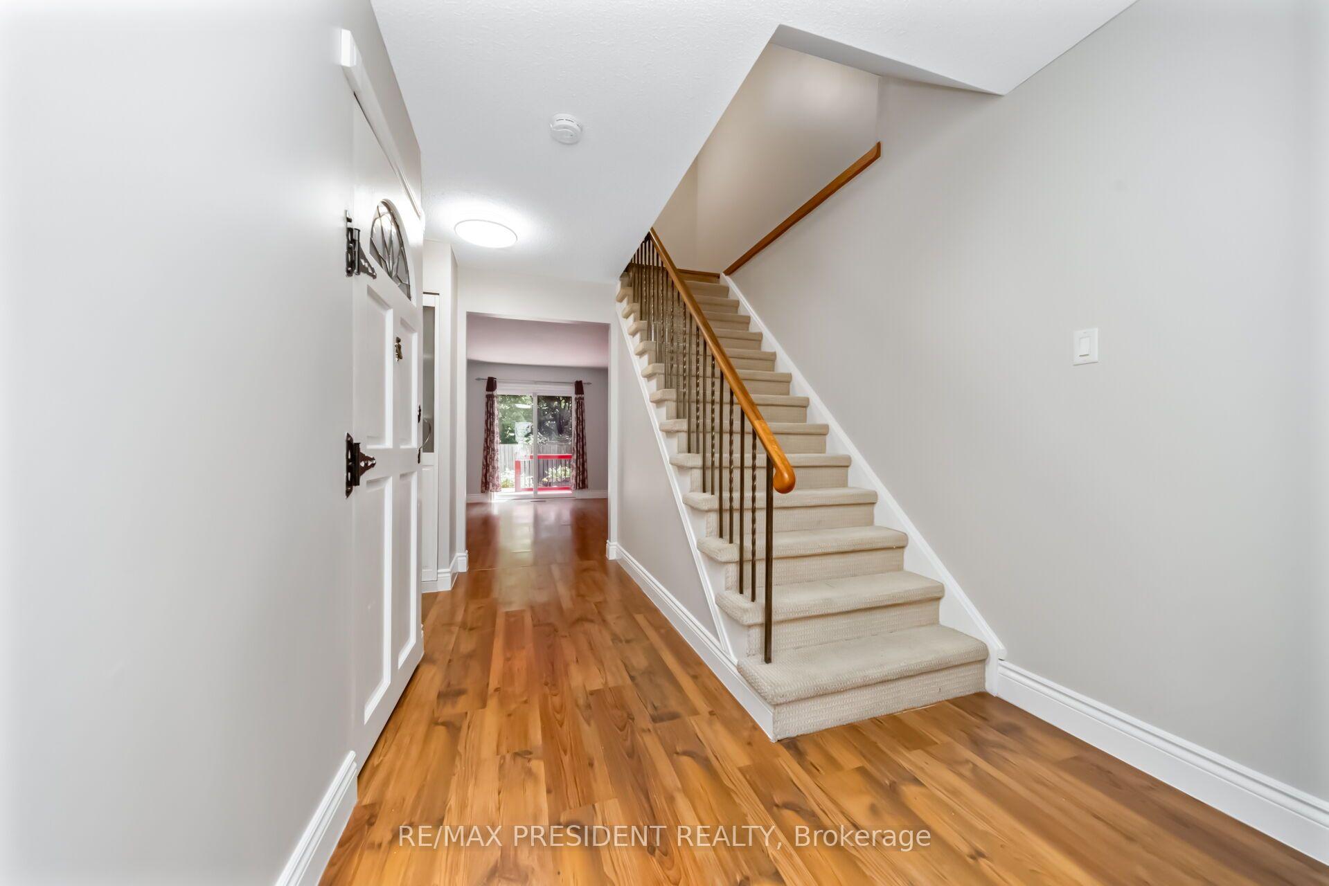 Photo 7 of 91 Martindale Crescent, Brampton, Brampton West — HOMEH